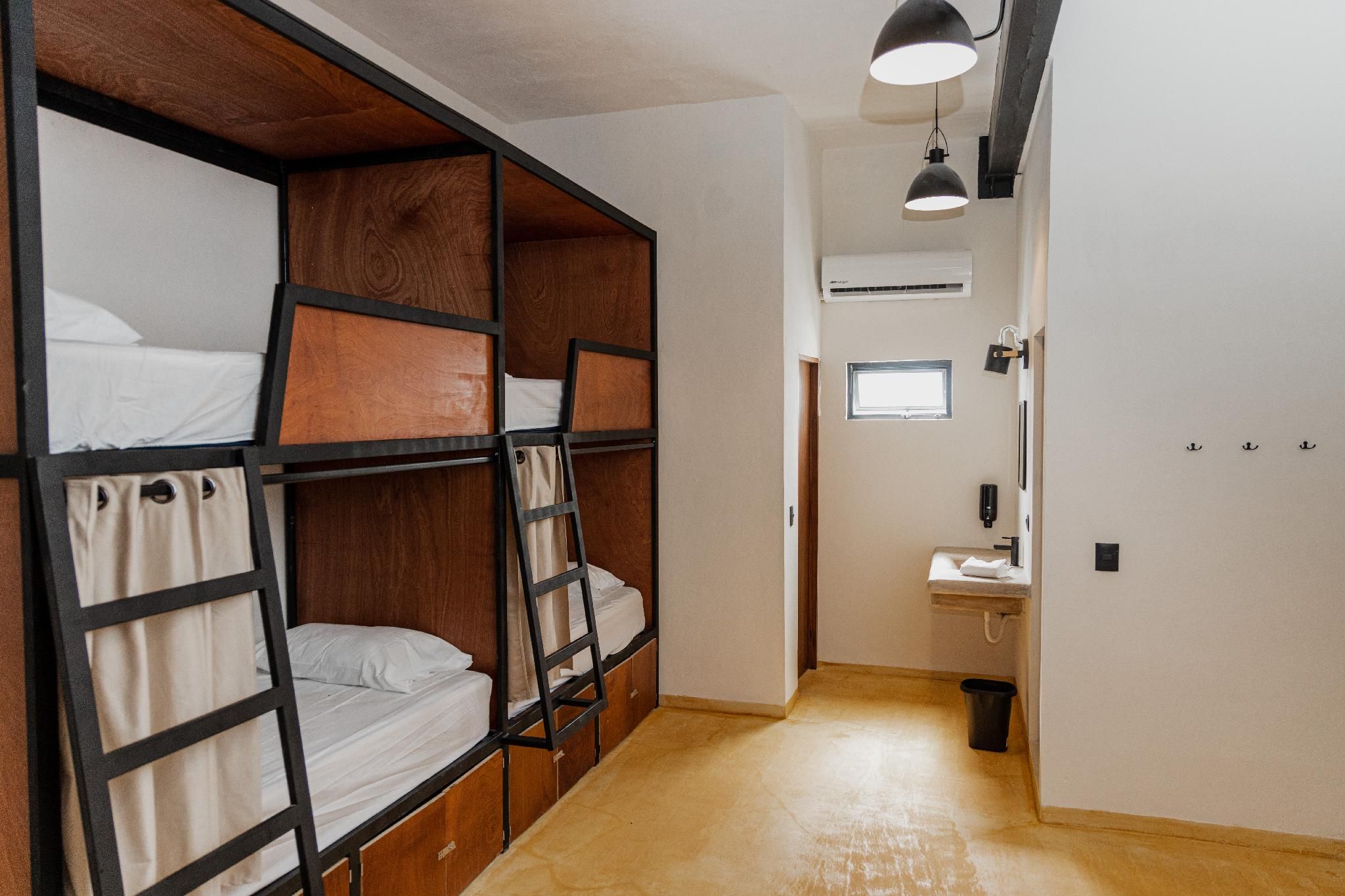 Bed in 4 Bed Female Only AC Dormitory Room with Ensuite Bathroom