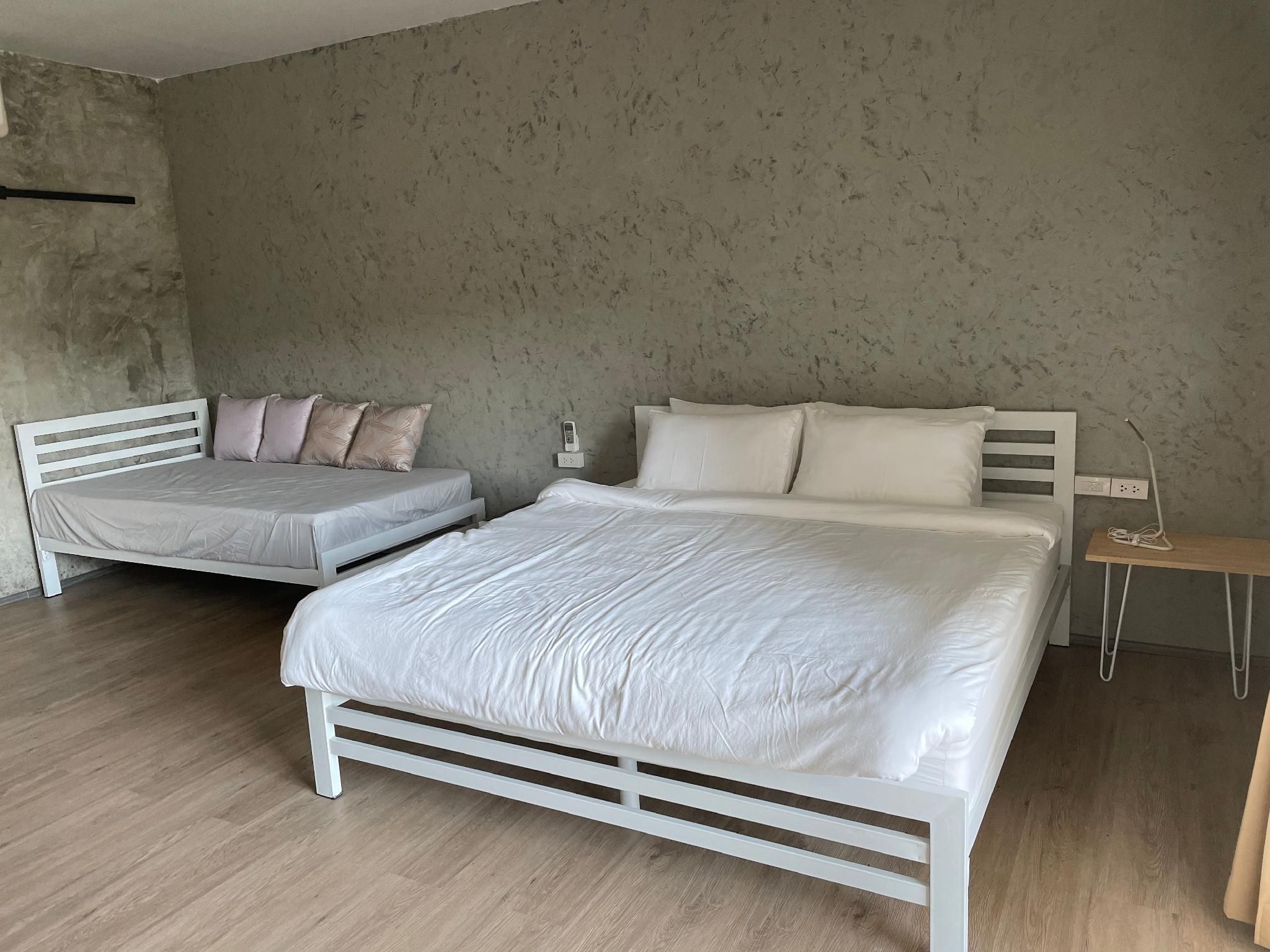 On The Rock Chaiyaphum Bed & Breakfast Studio