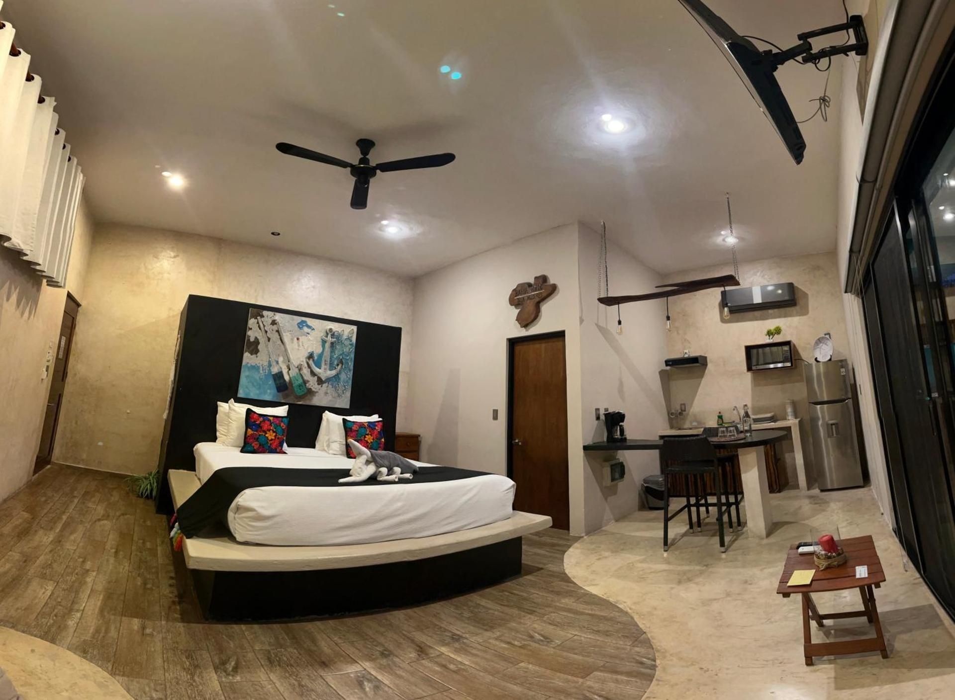 Deluxe Suite with Sea View
