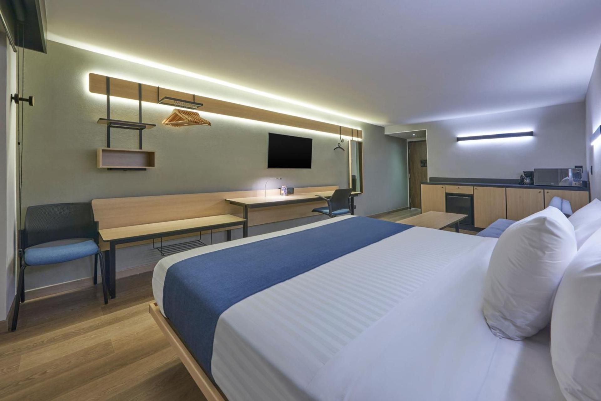 Junior King Suite with Sofa Bed