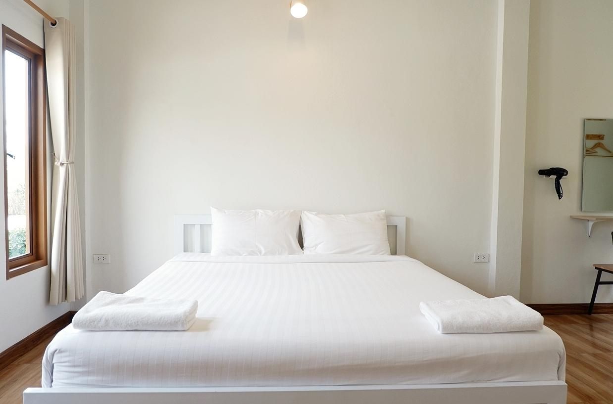 Hey Sunday Home Double Room - Non Pet Friendly