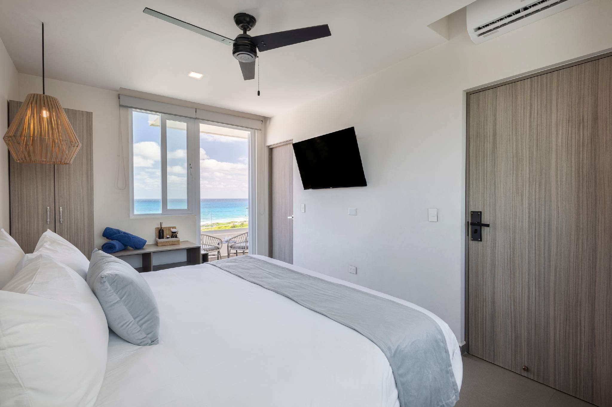 King Bed Premium City View