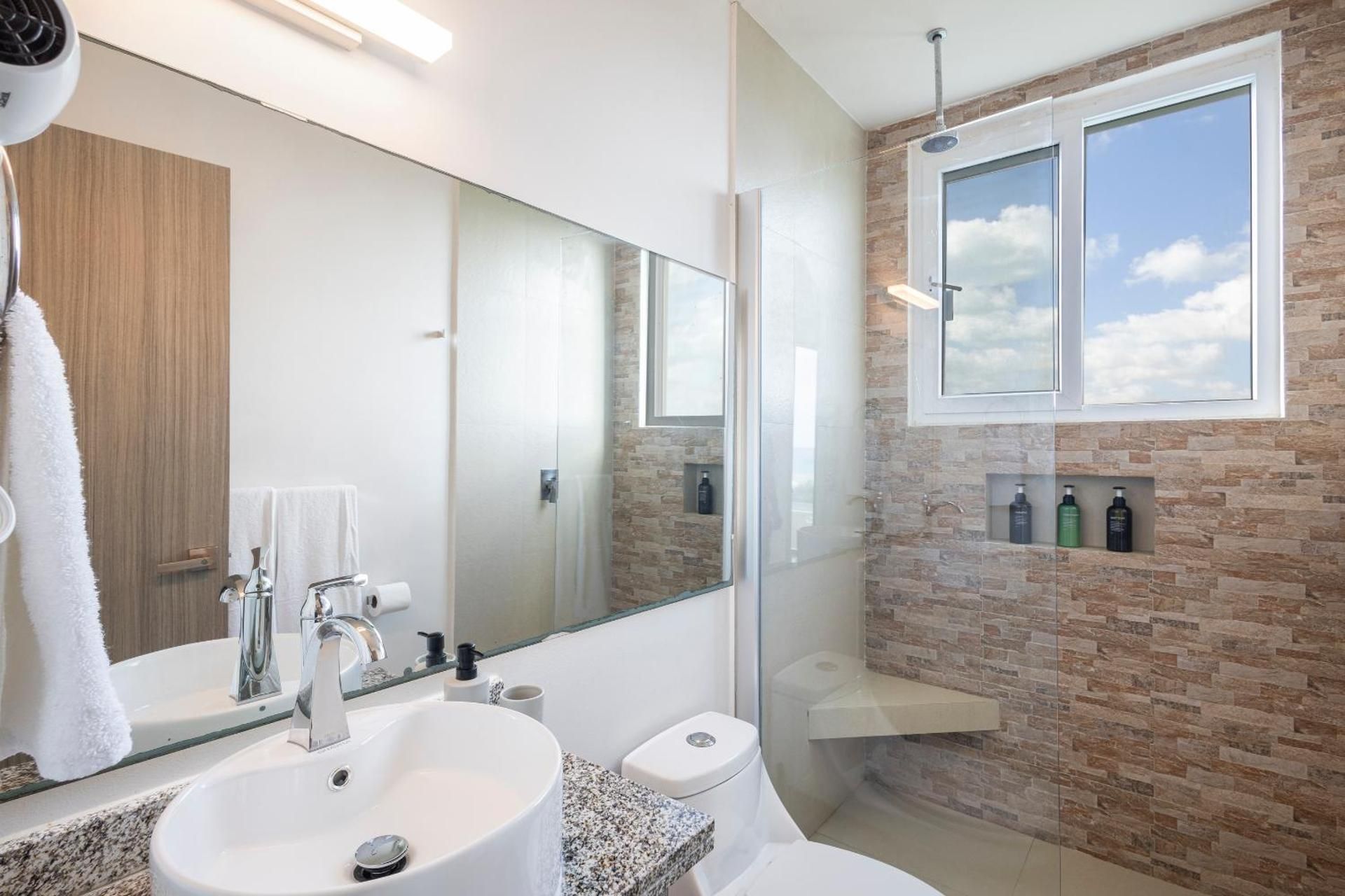 King Suite with Sea View