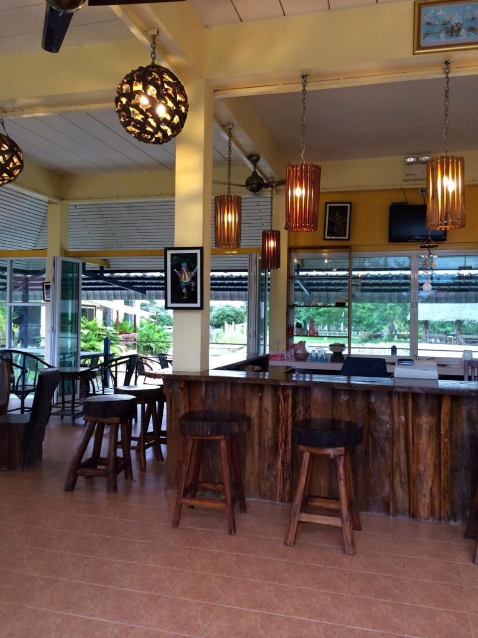 Aranyaprathet Riverside resort