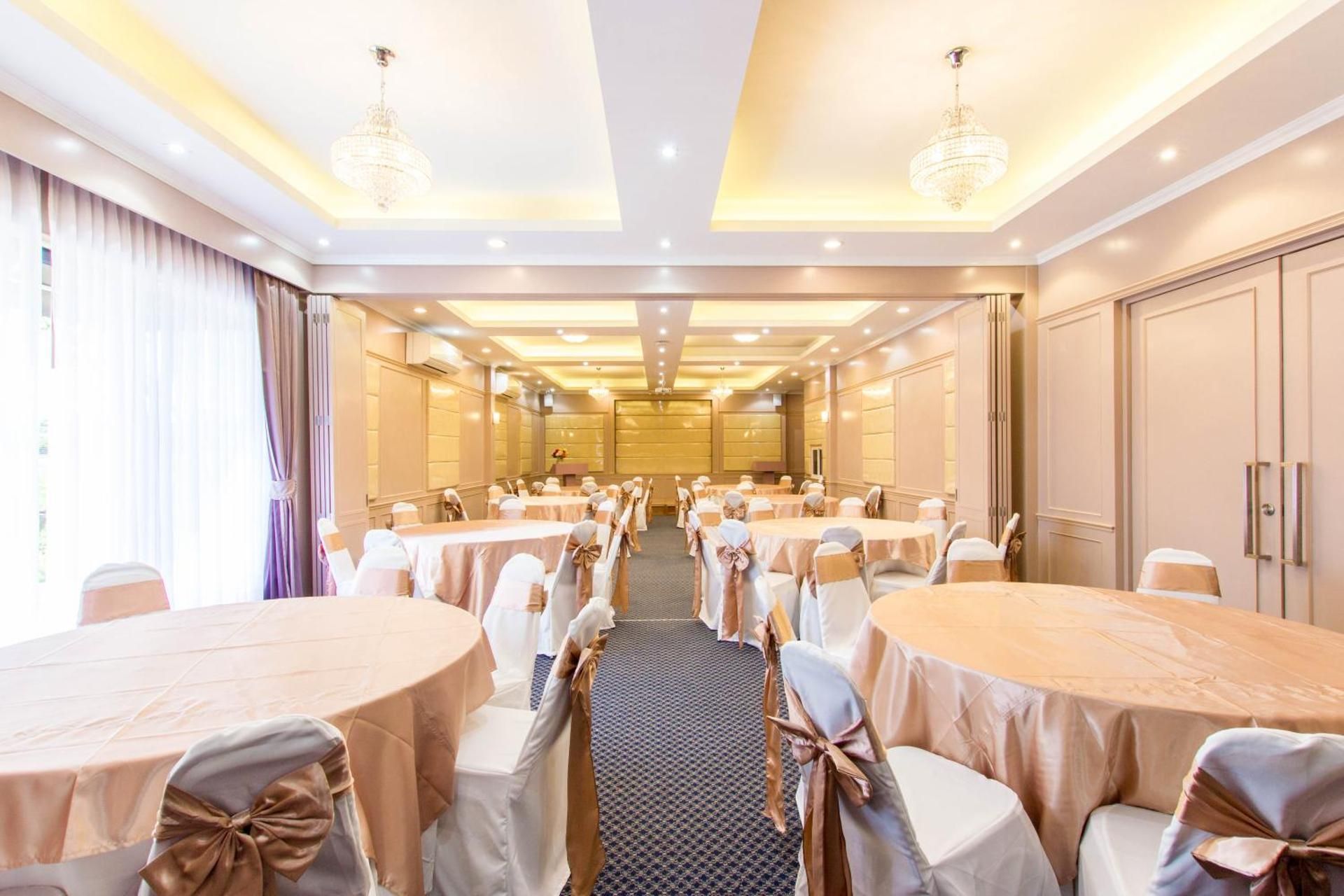 banquet hall