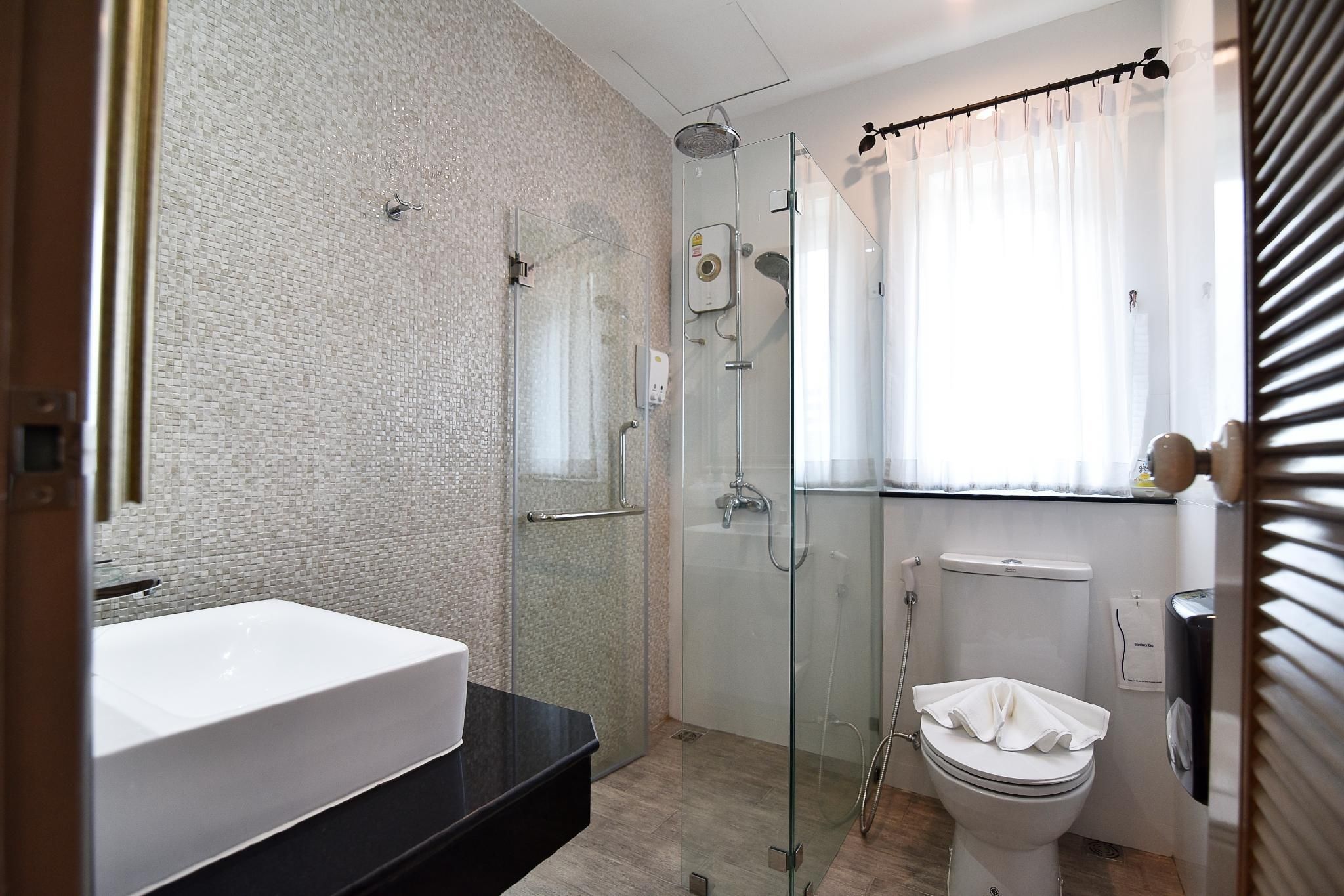 La Villa Boutique Hotel Deluxe Pool View Twin 3