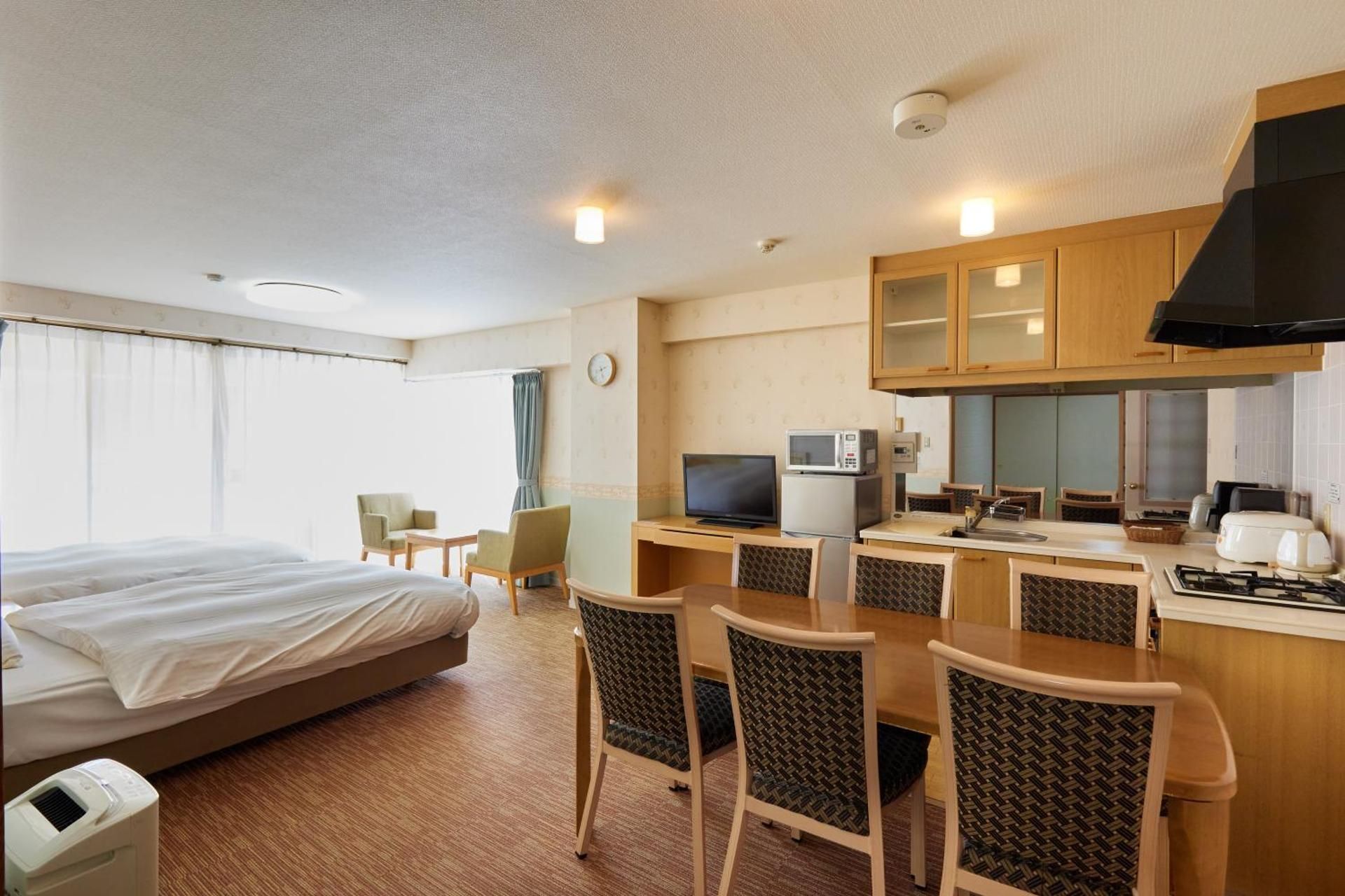 60m2 Western Japanese room with 2 Single Beds - No pets