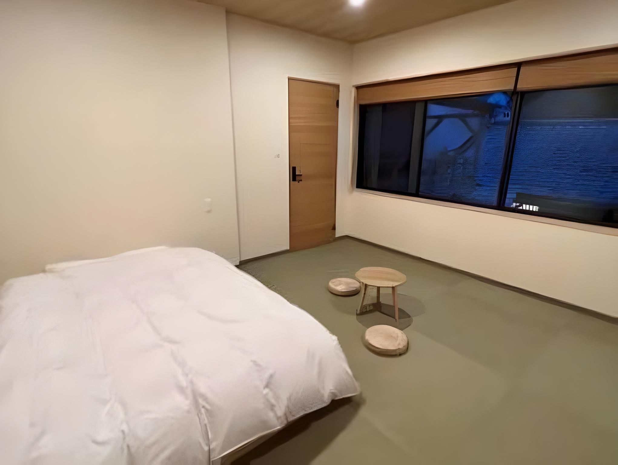 Economy Room