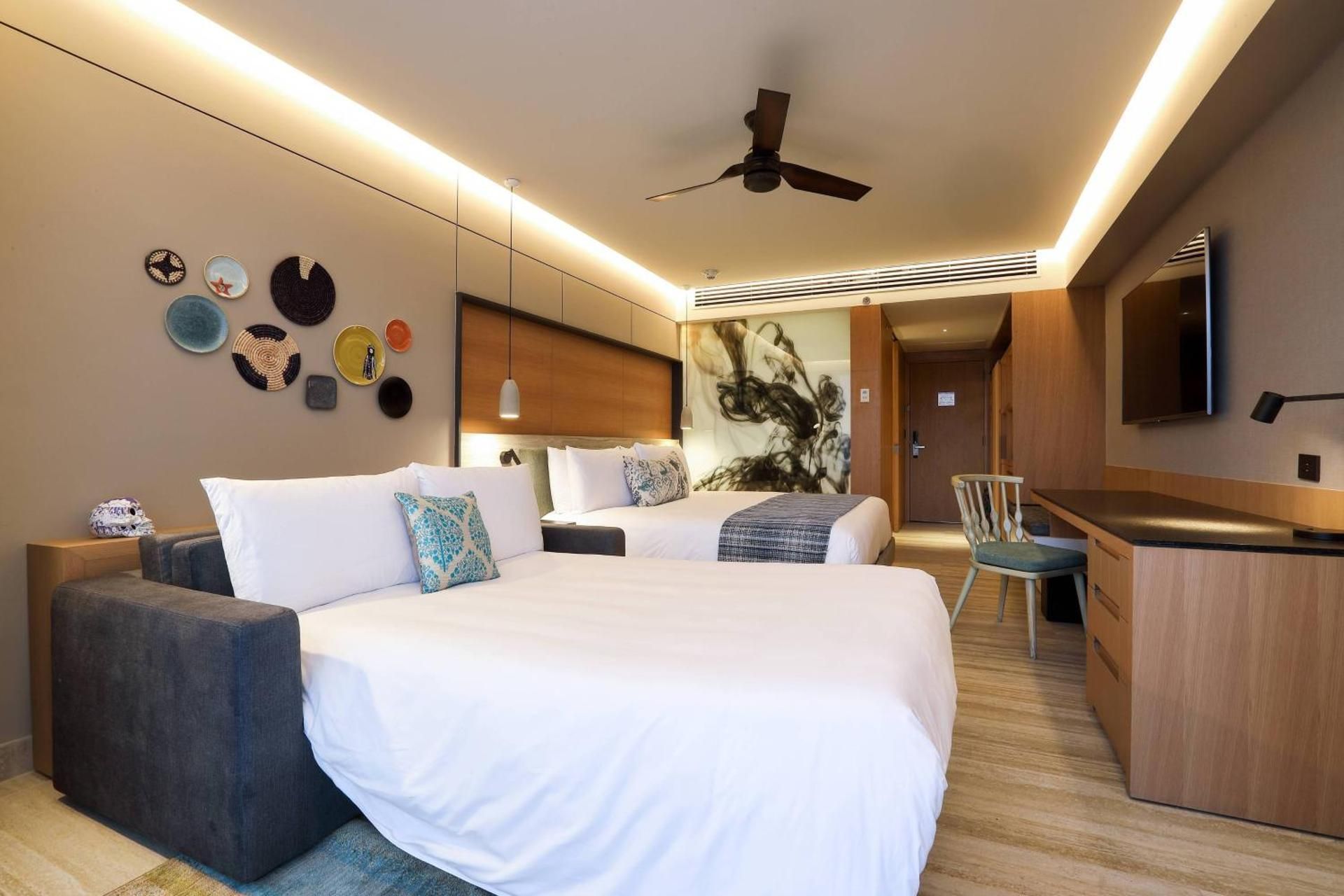 Guest room, 1 King, Sofa bed, Ocean view, Balcony