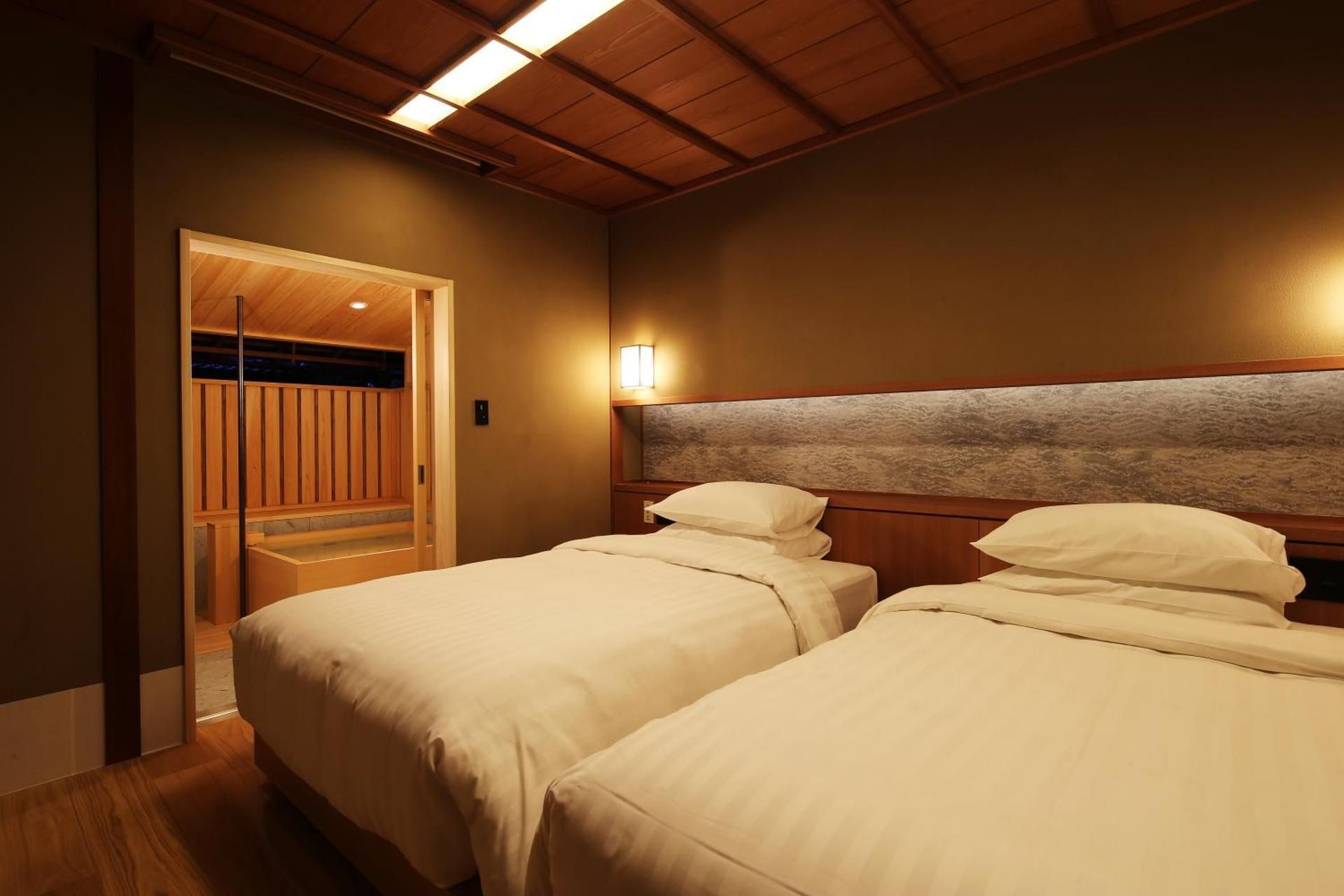Deluxe Suite with Spa Bath