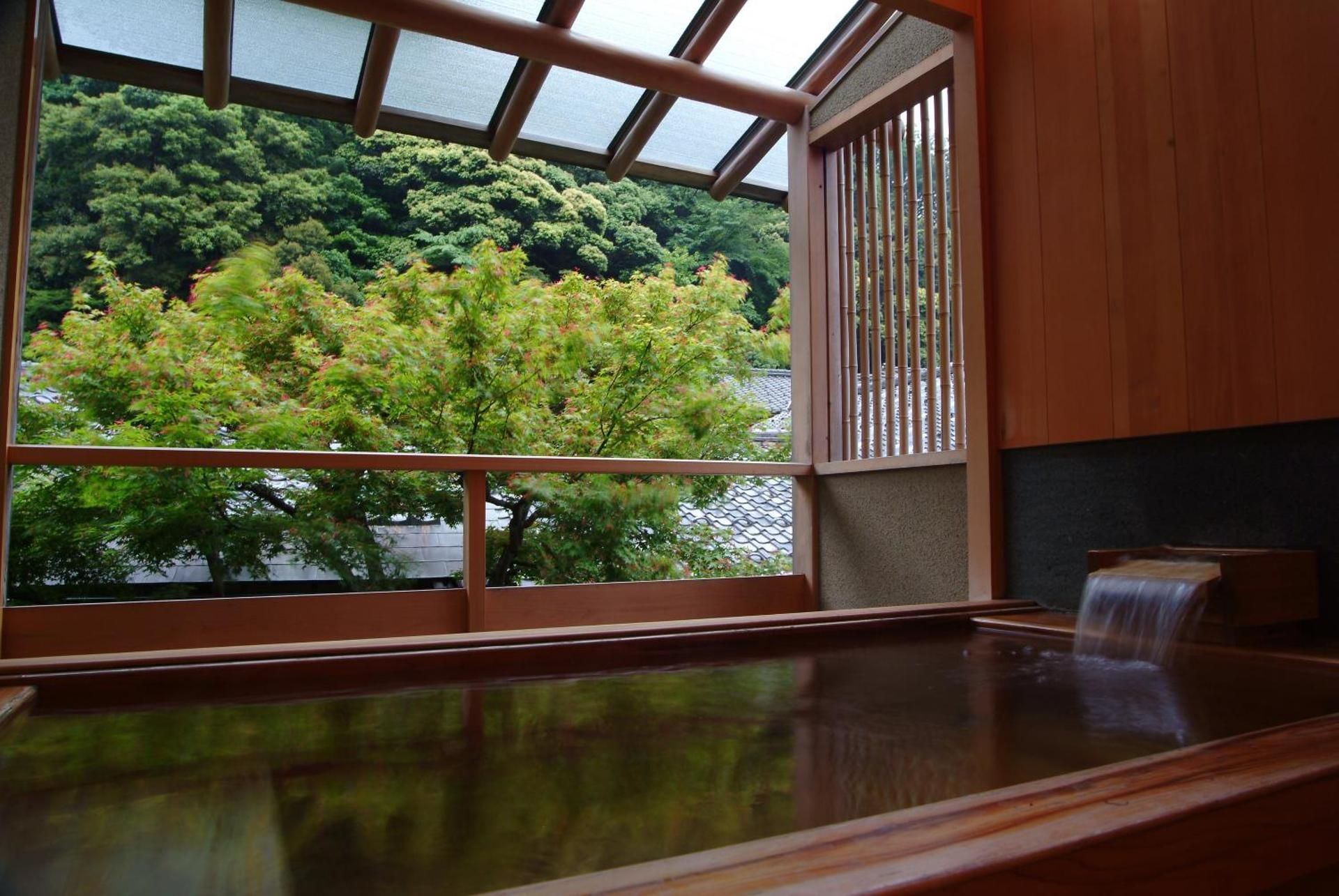 Suite with Mountain View
