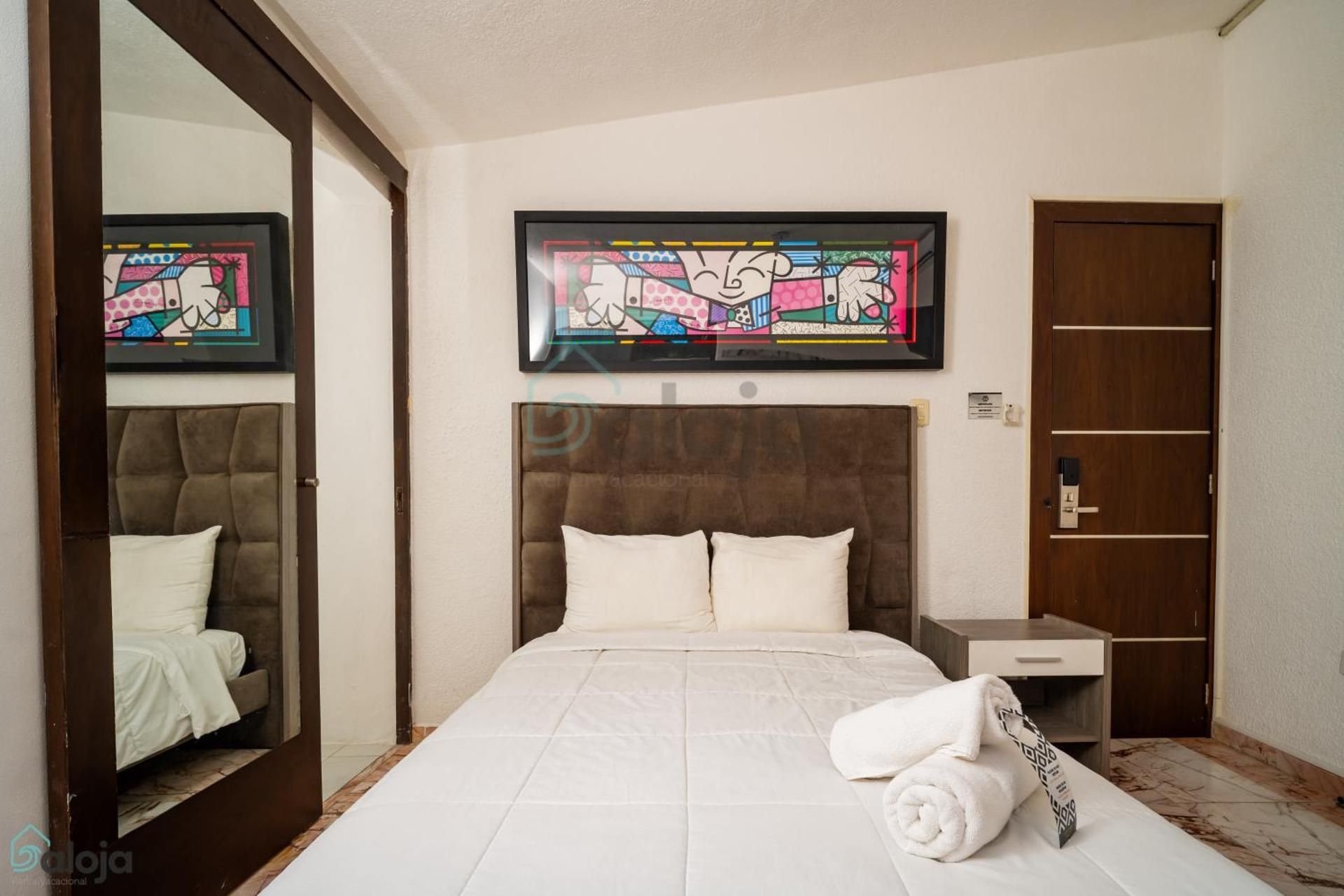Deluxe Queen Suite