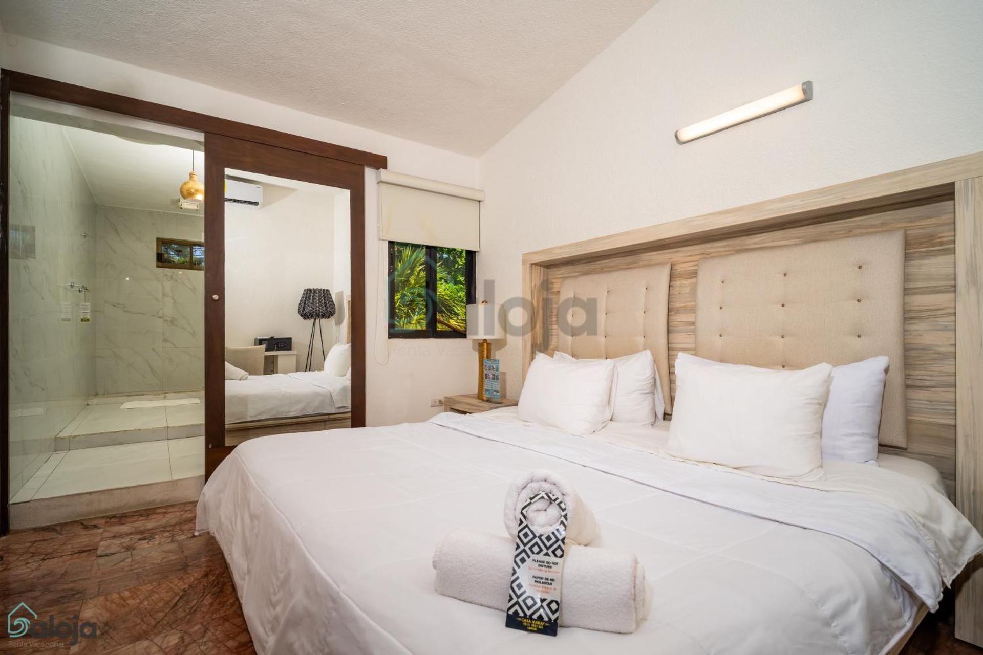 Deluxe King Suite
