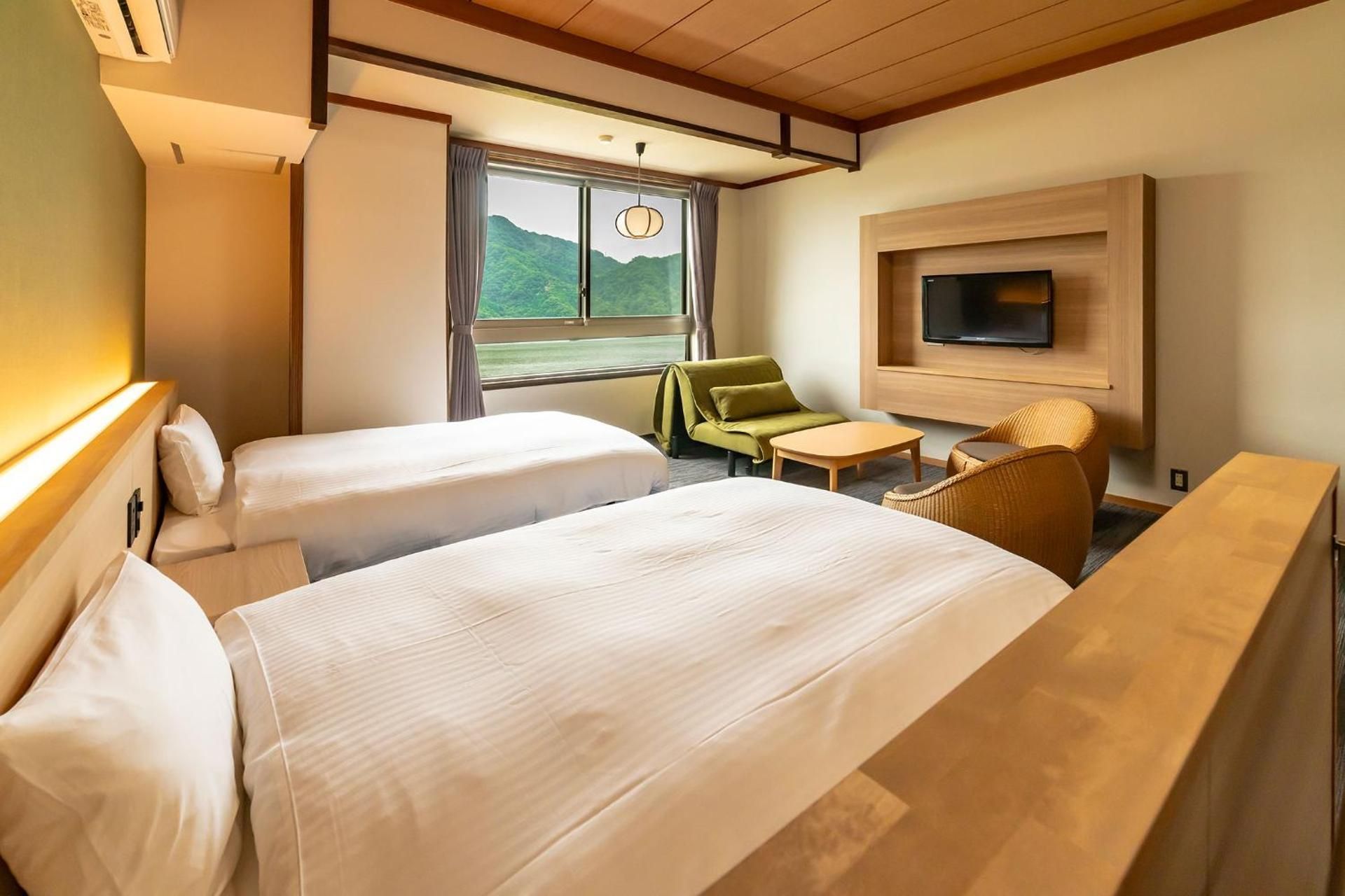 River Side Superior Twin Room with Shower Only - Non-Smoking