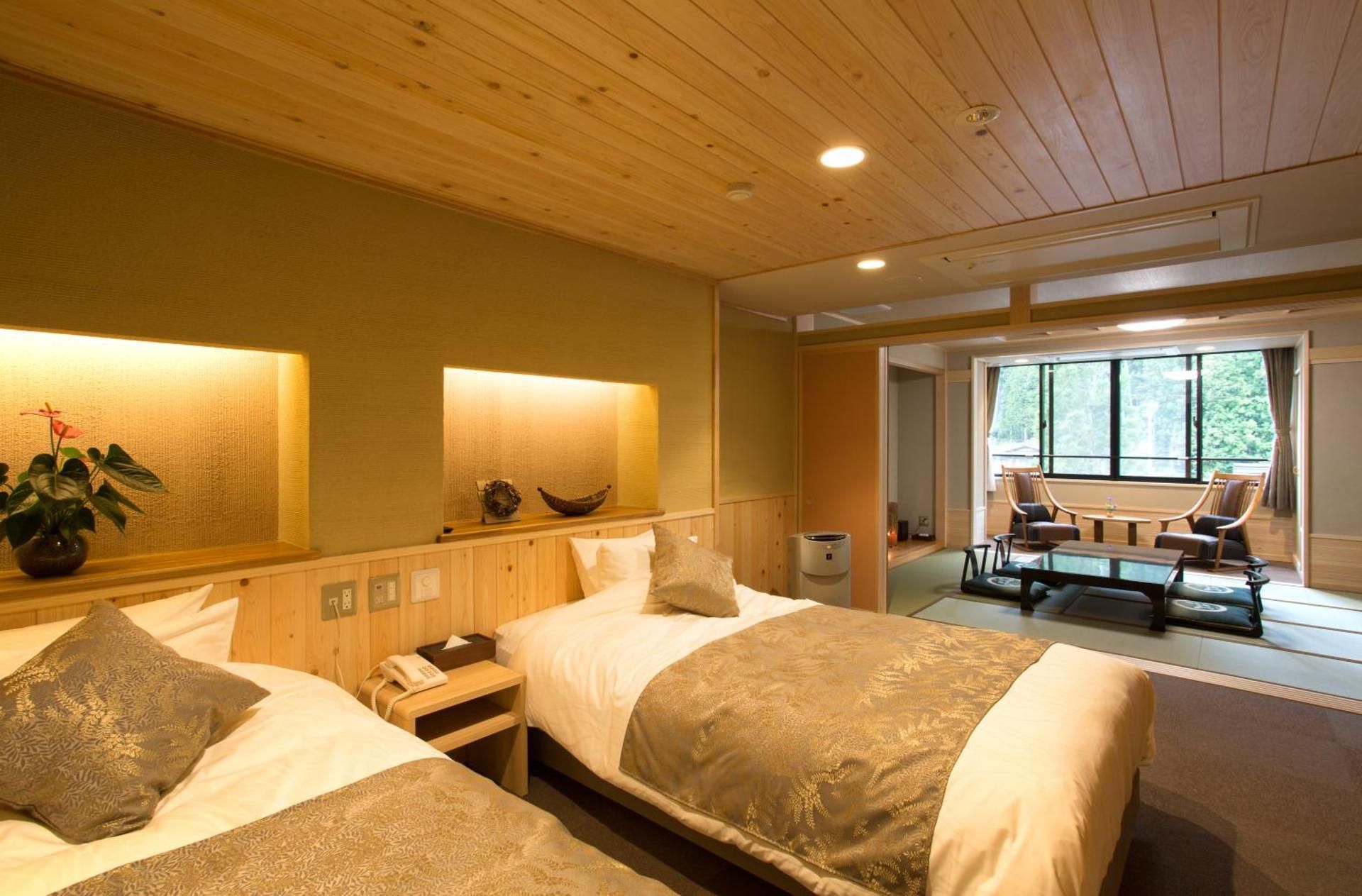Deluxe Family Room