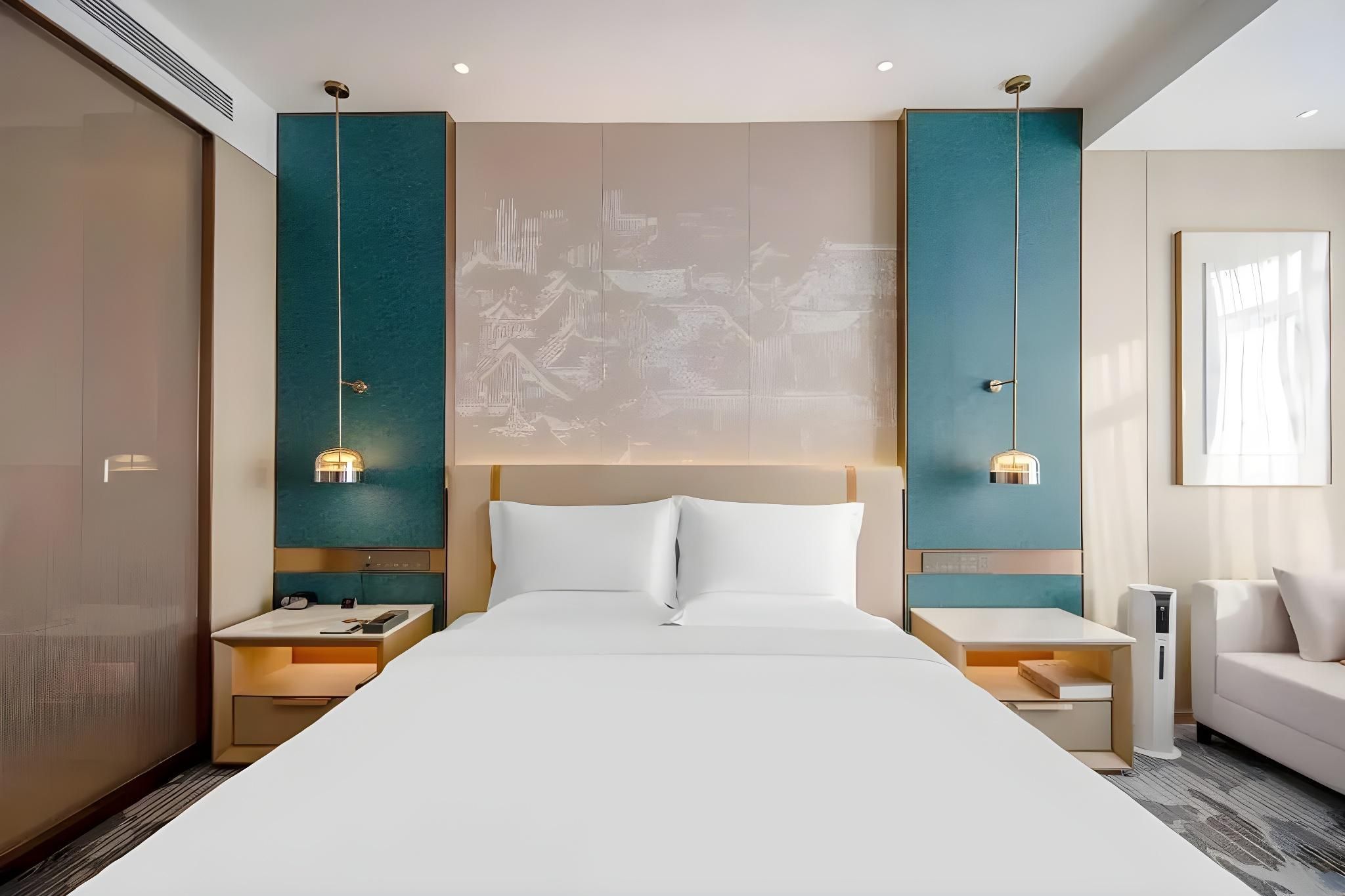 Business King Room