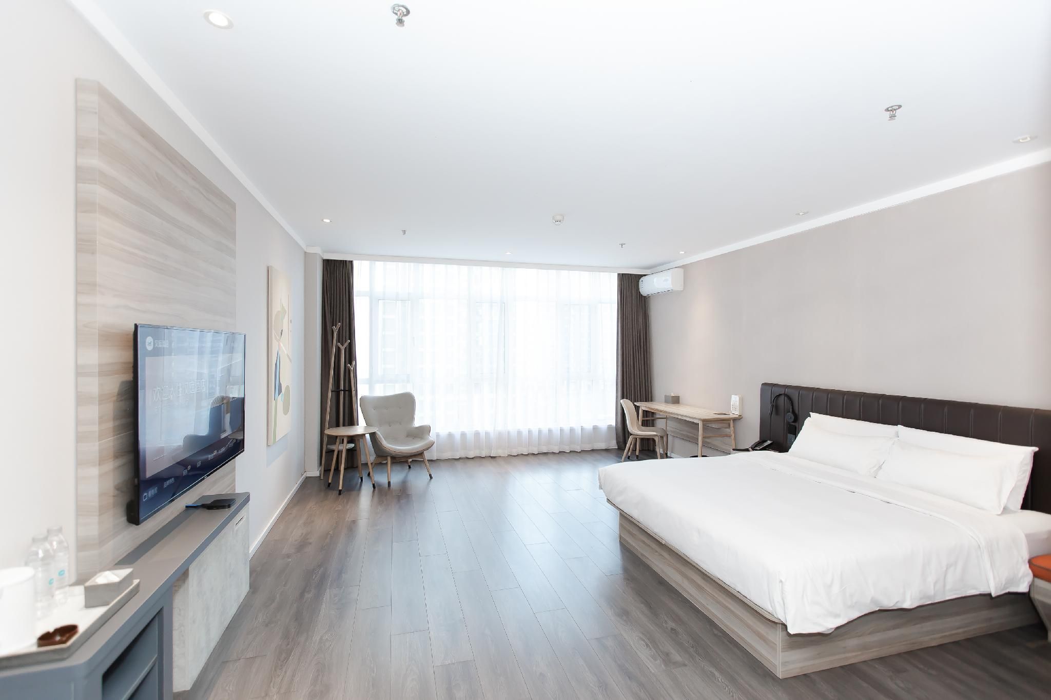Business Queen Bed Room