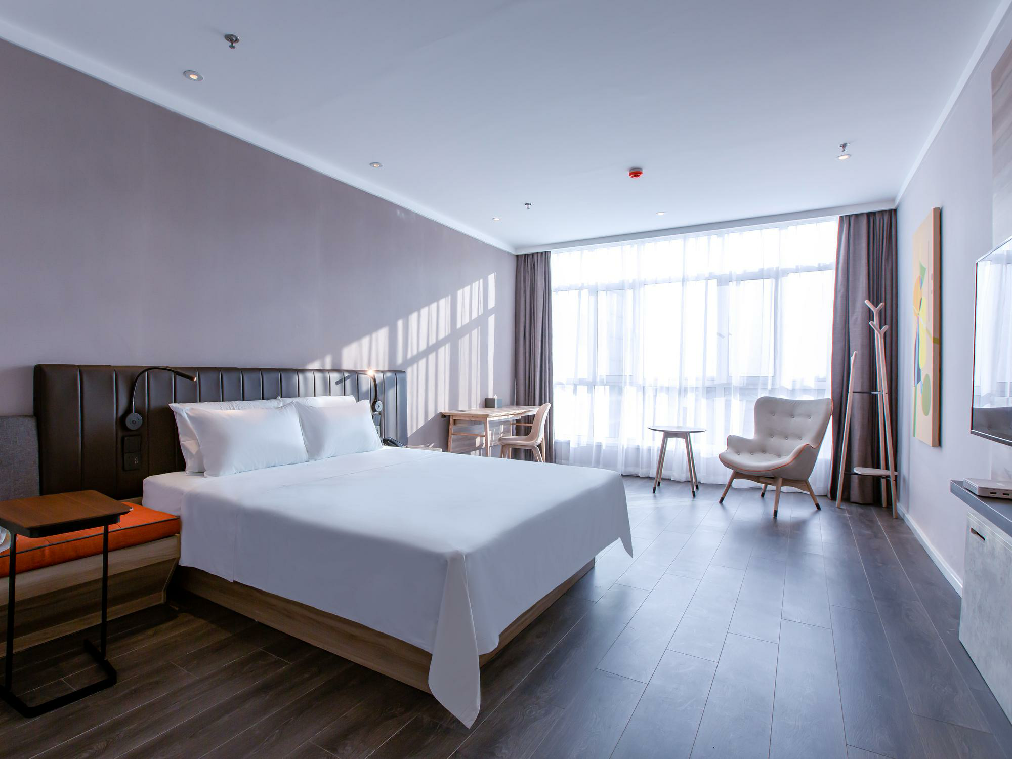 Business Queen Bed Room