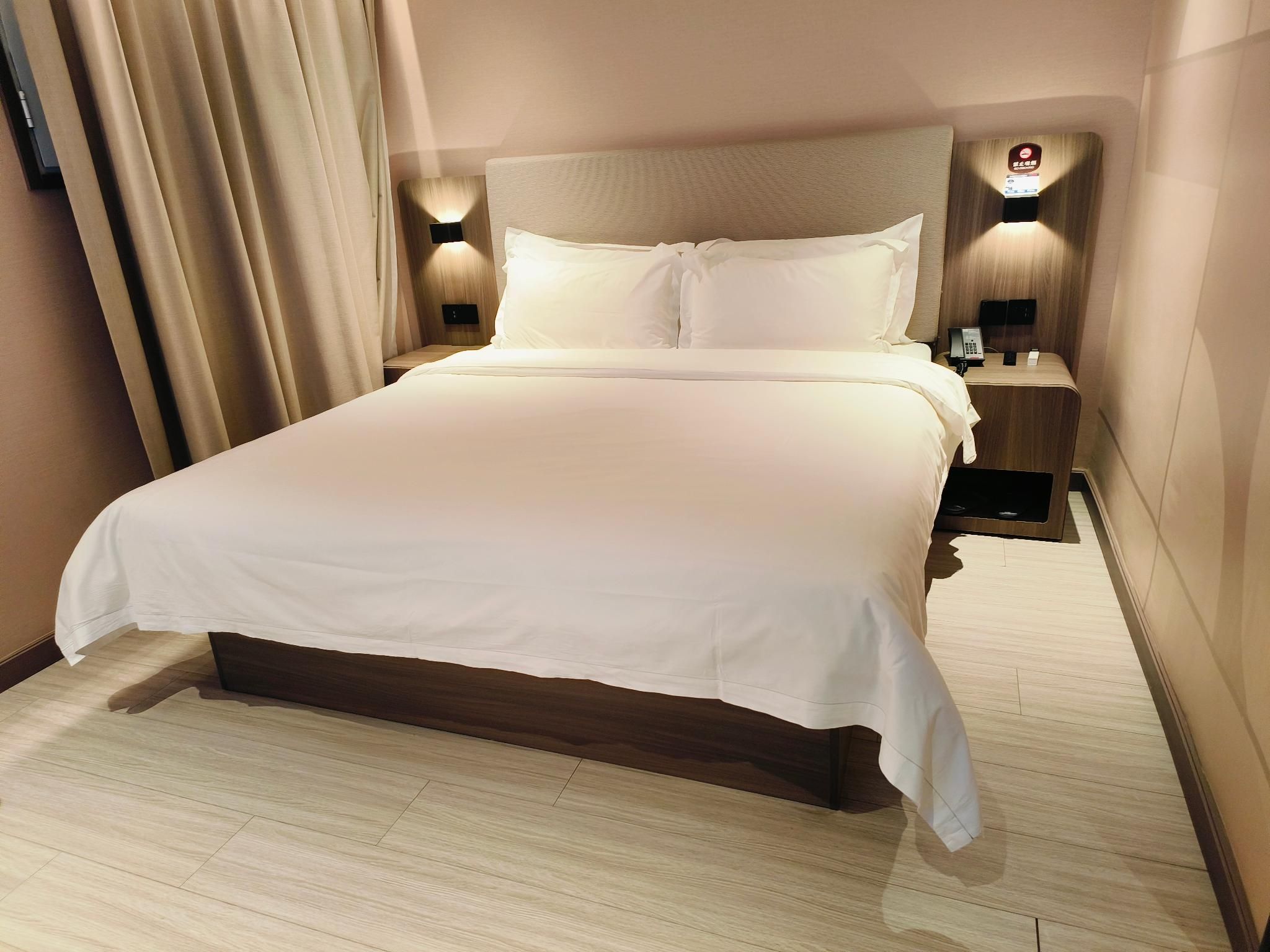 Queen Room A