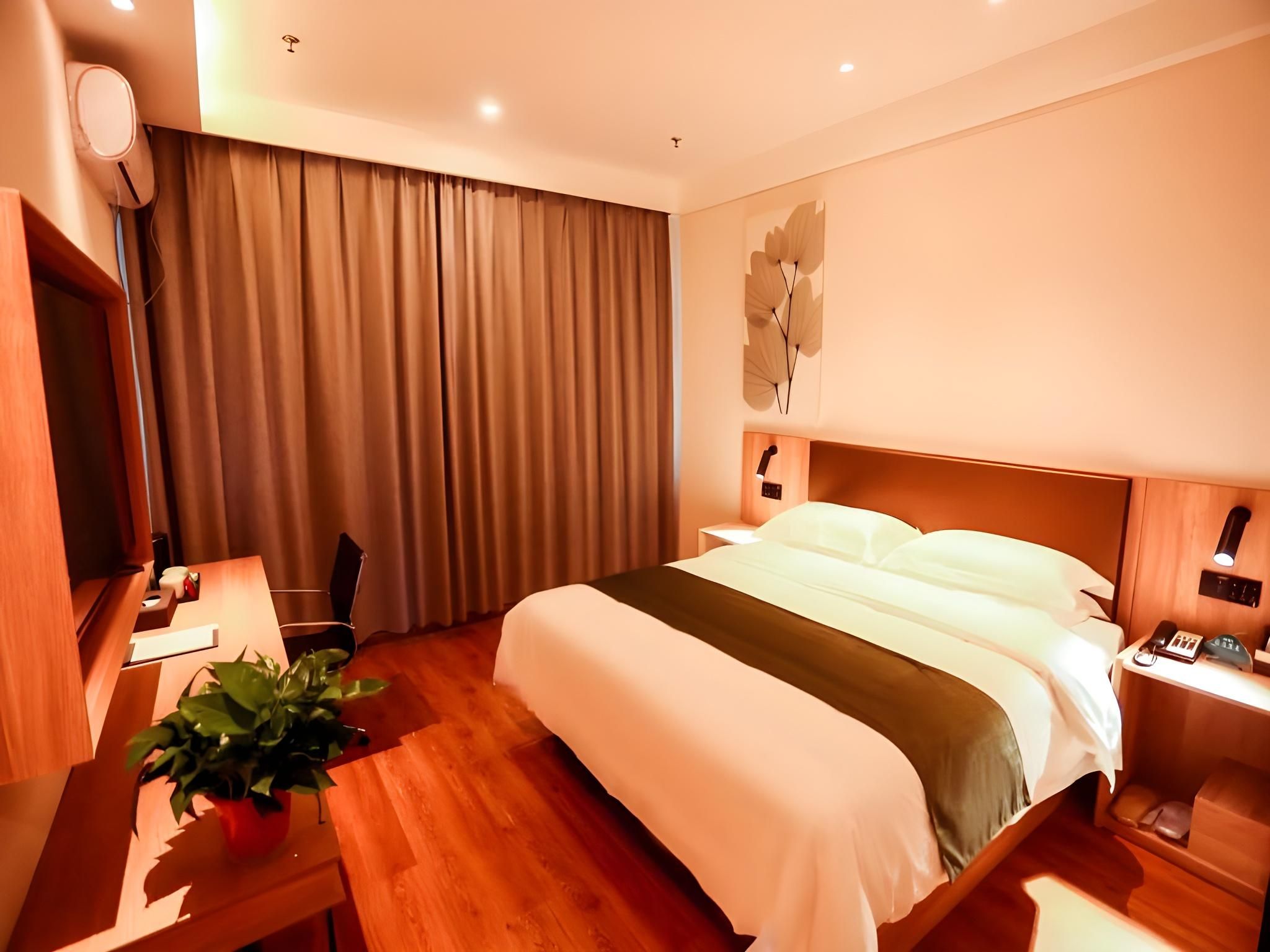 Business Queen Room