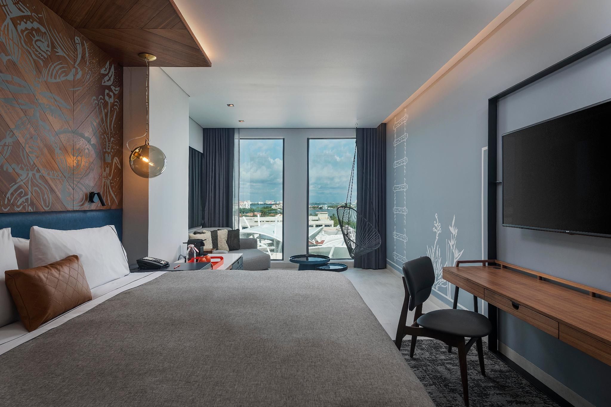 La Isla One King Bed Room