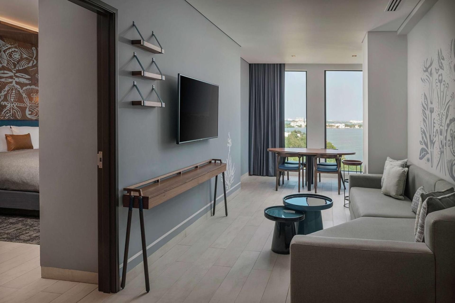 panoramic view one bedroom king suite