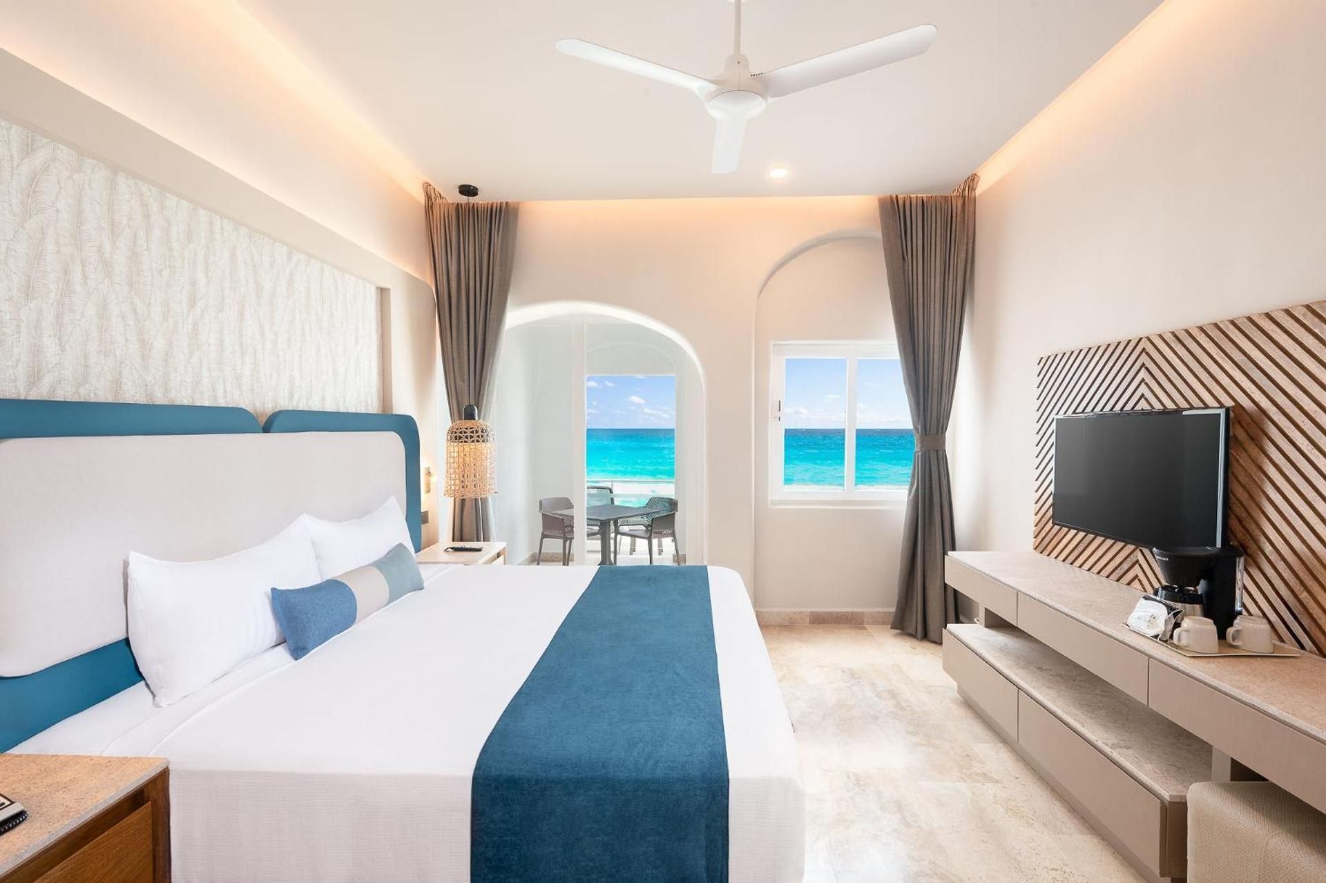 Beachfront Room with plunge pool