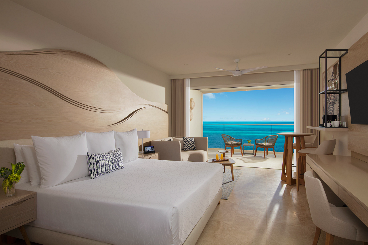 Xcelerate Ocean Front Junior Suite with King Bed
