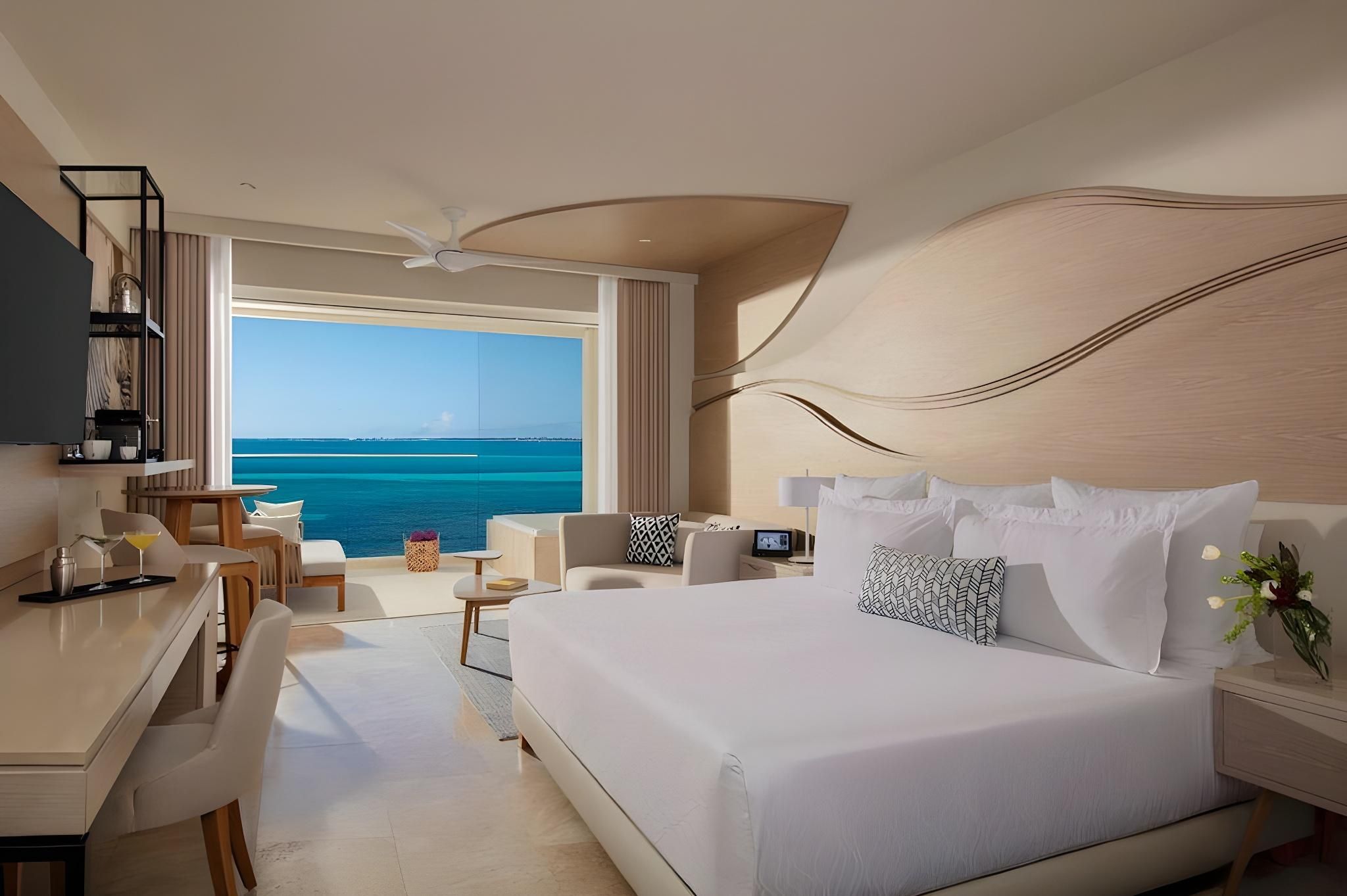 Xcelerate Ocean Front Junior Suite with King Bed