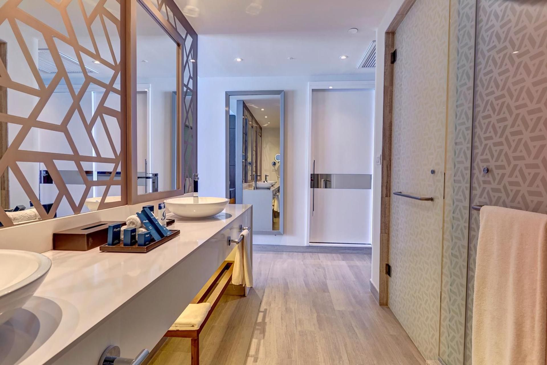 Luxury Suite Ocean Front