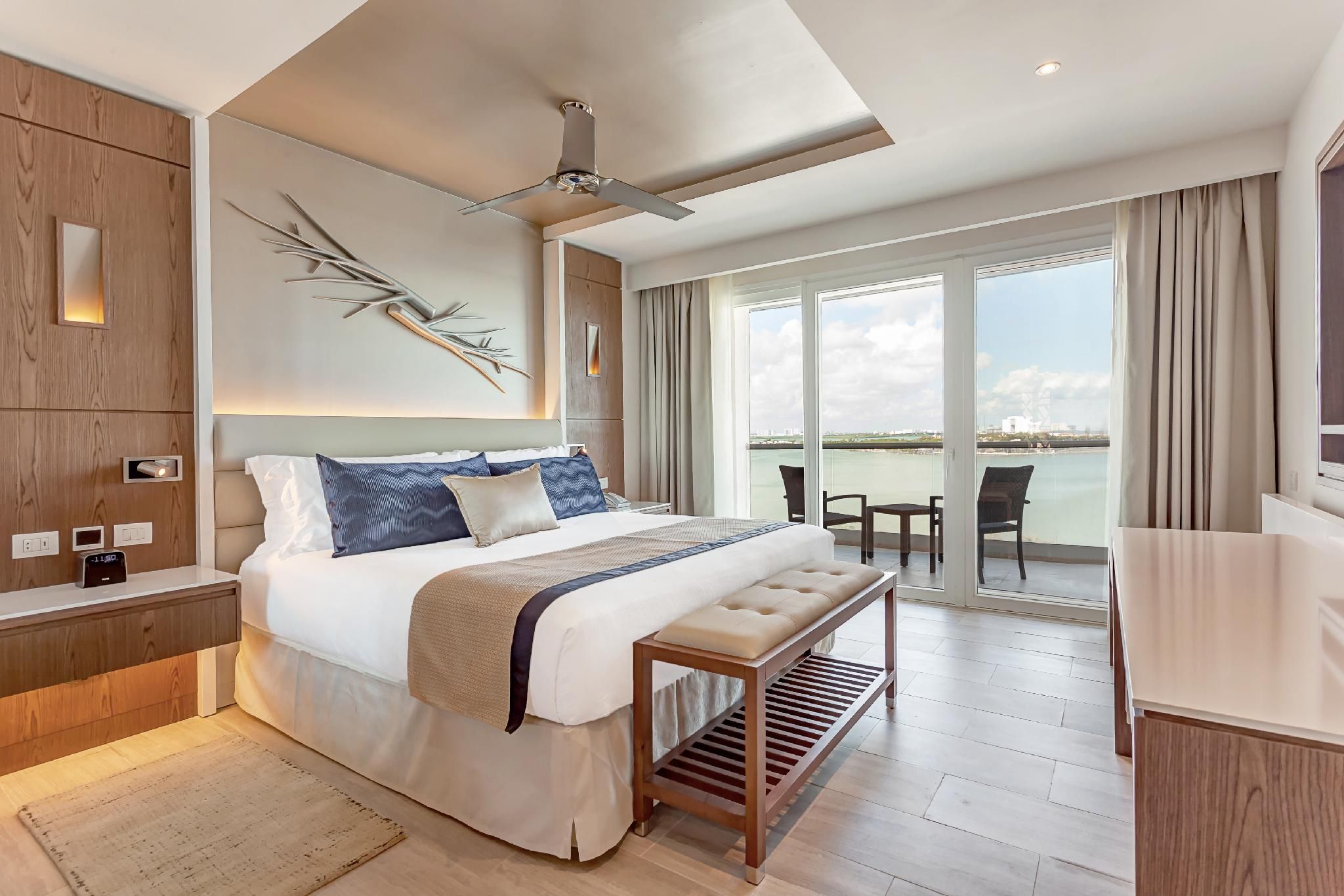 Luxury Junior Suite Sunset View