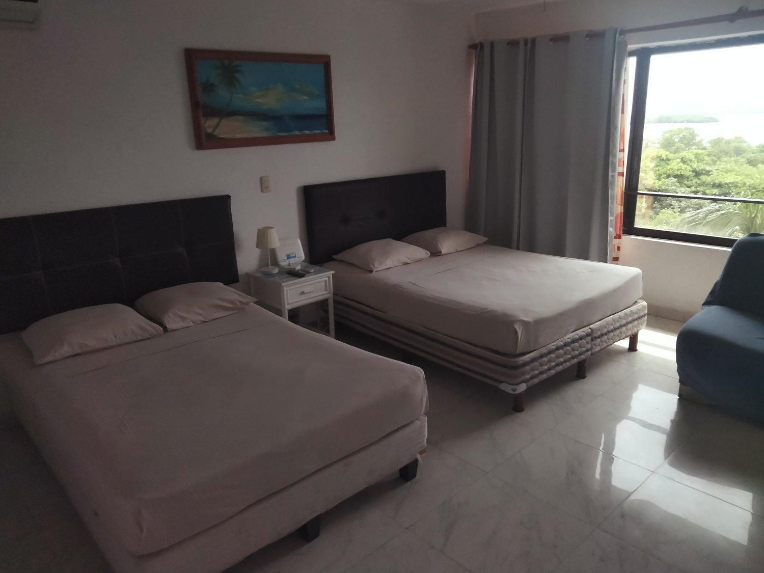 One-Bedroom Apartment with Lake View