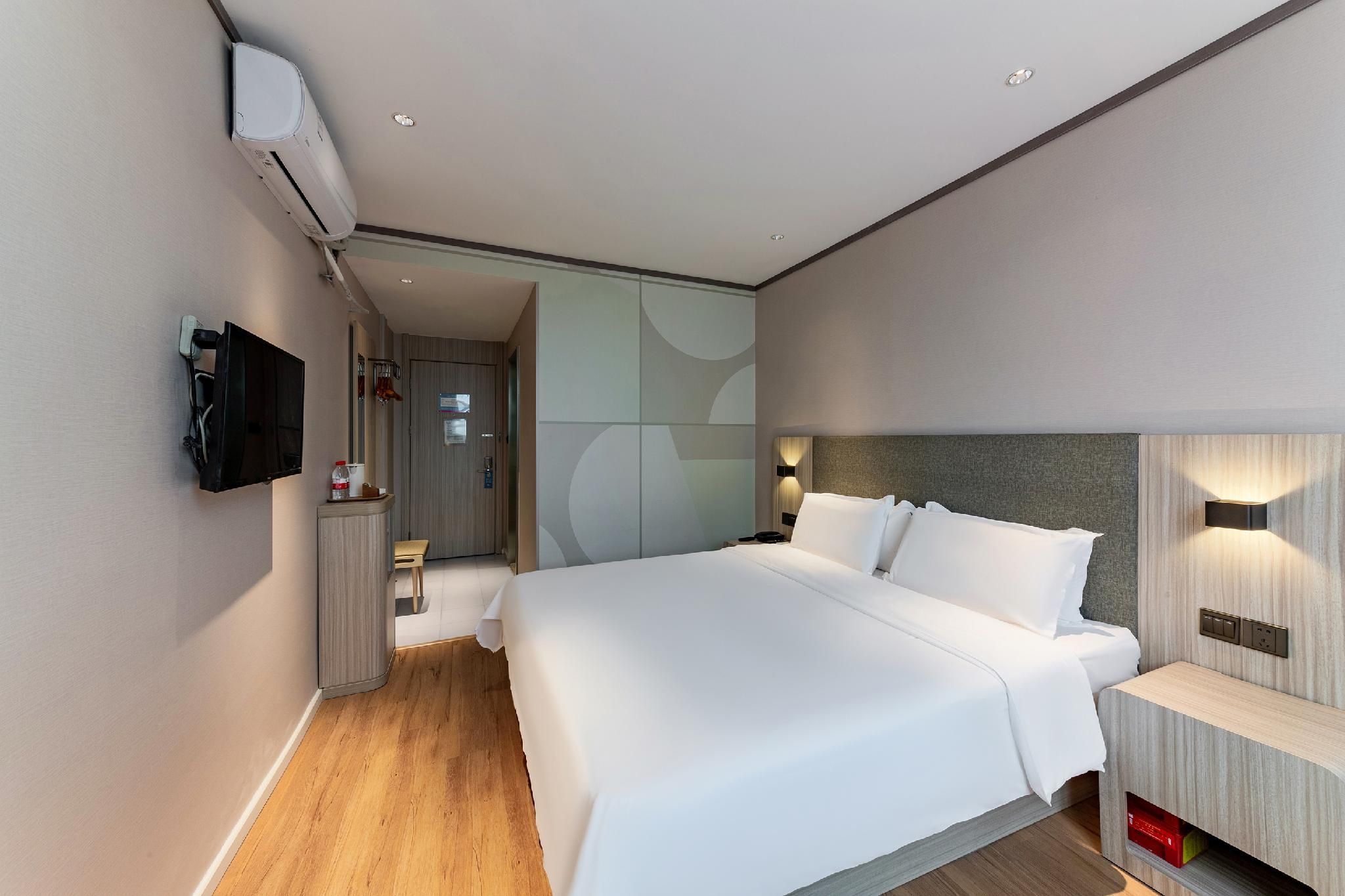 Huazhu - Superior BedRoom