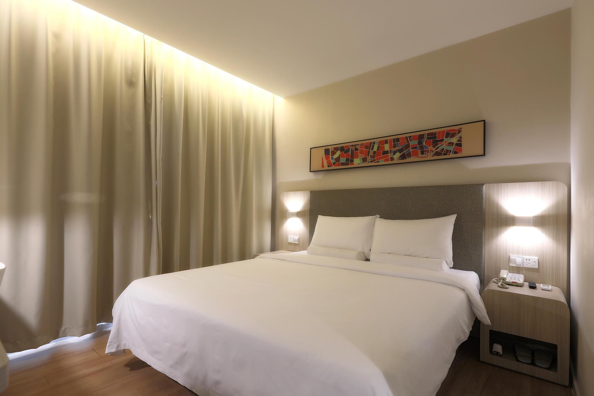 Business Queen Bed Room