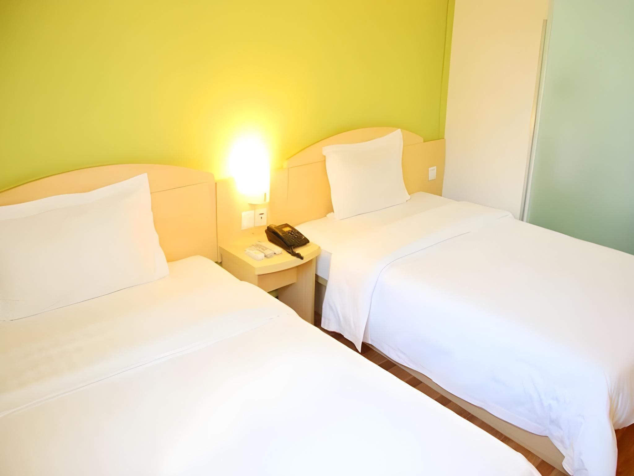 Corporate Twin, Guest room, 2 Twin/Single Bed(s), City view