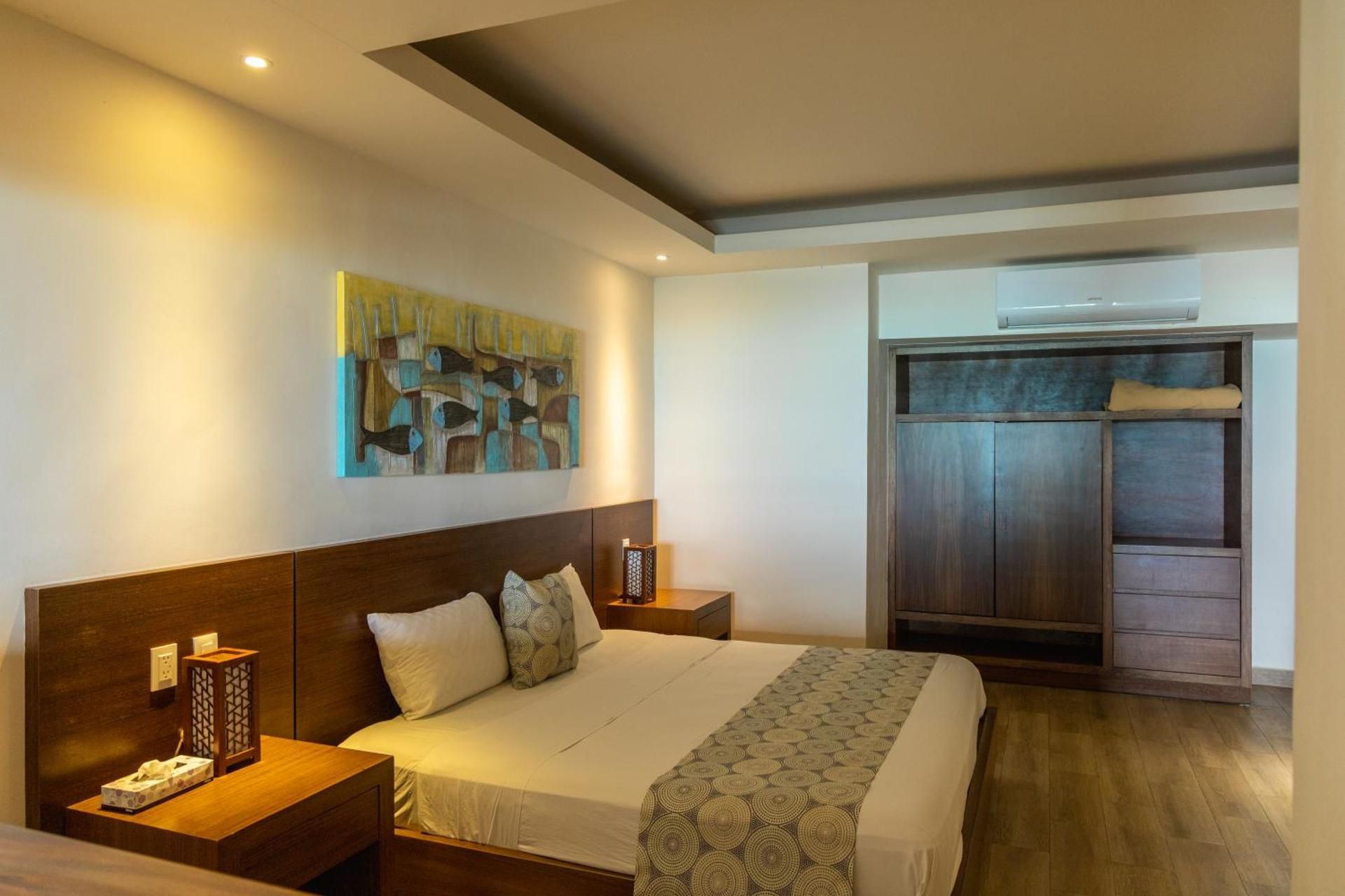 Deluxe Suite with Sea View