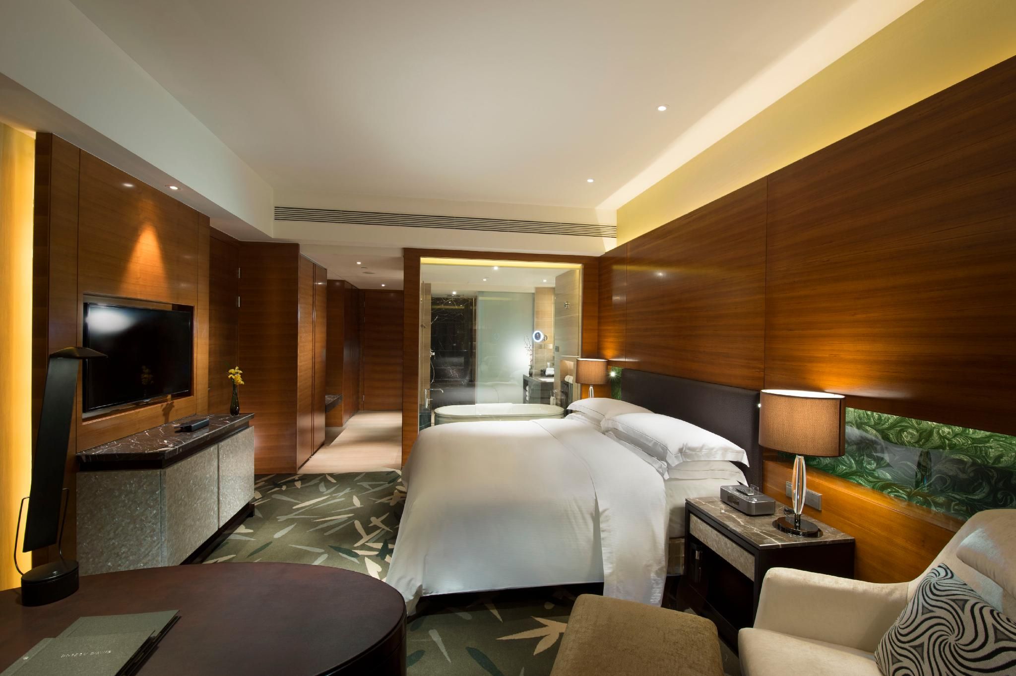 1 KING BED EXECUTIVE WITH LOUNGE ACCESS