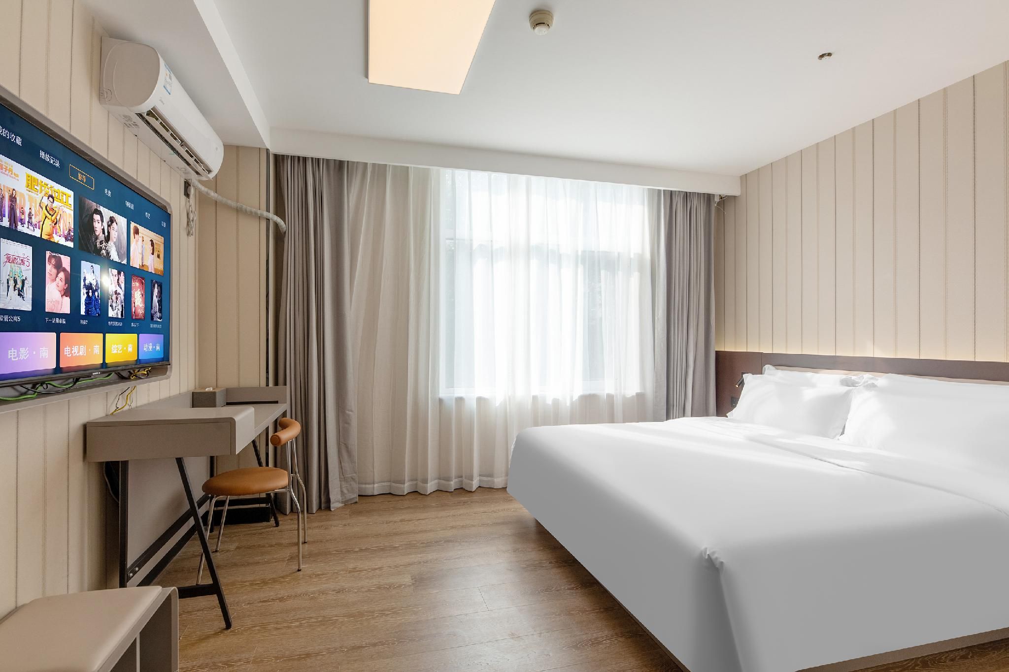 Business Queen Bed Room