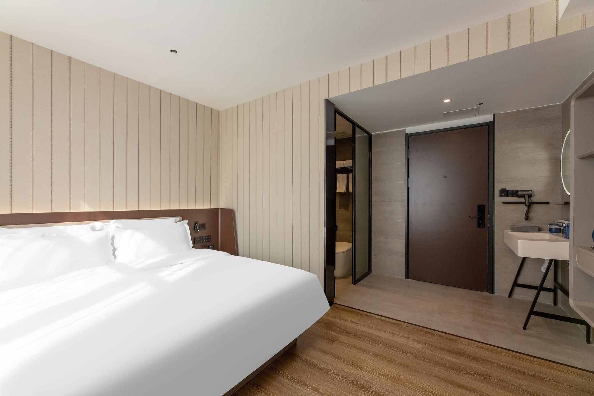 Business Queen Bed Room