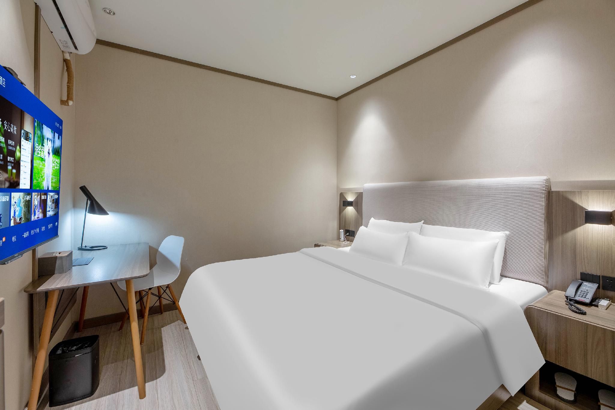 Queen Room A