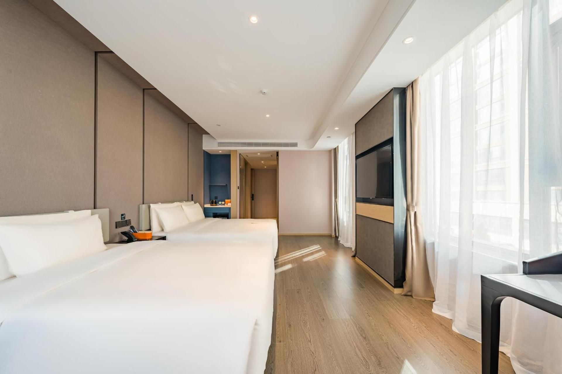 Deluxe Family Room