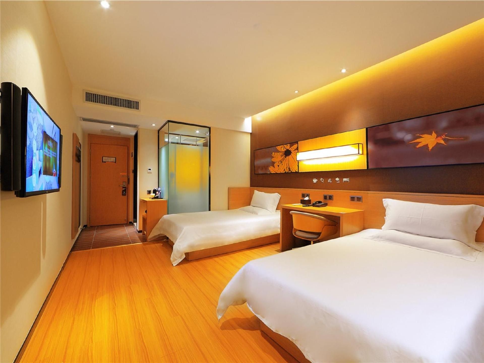 IU Super Twin Room