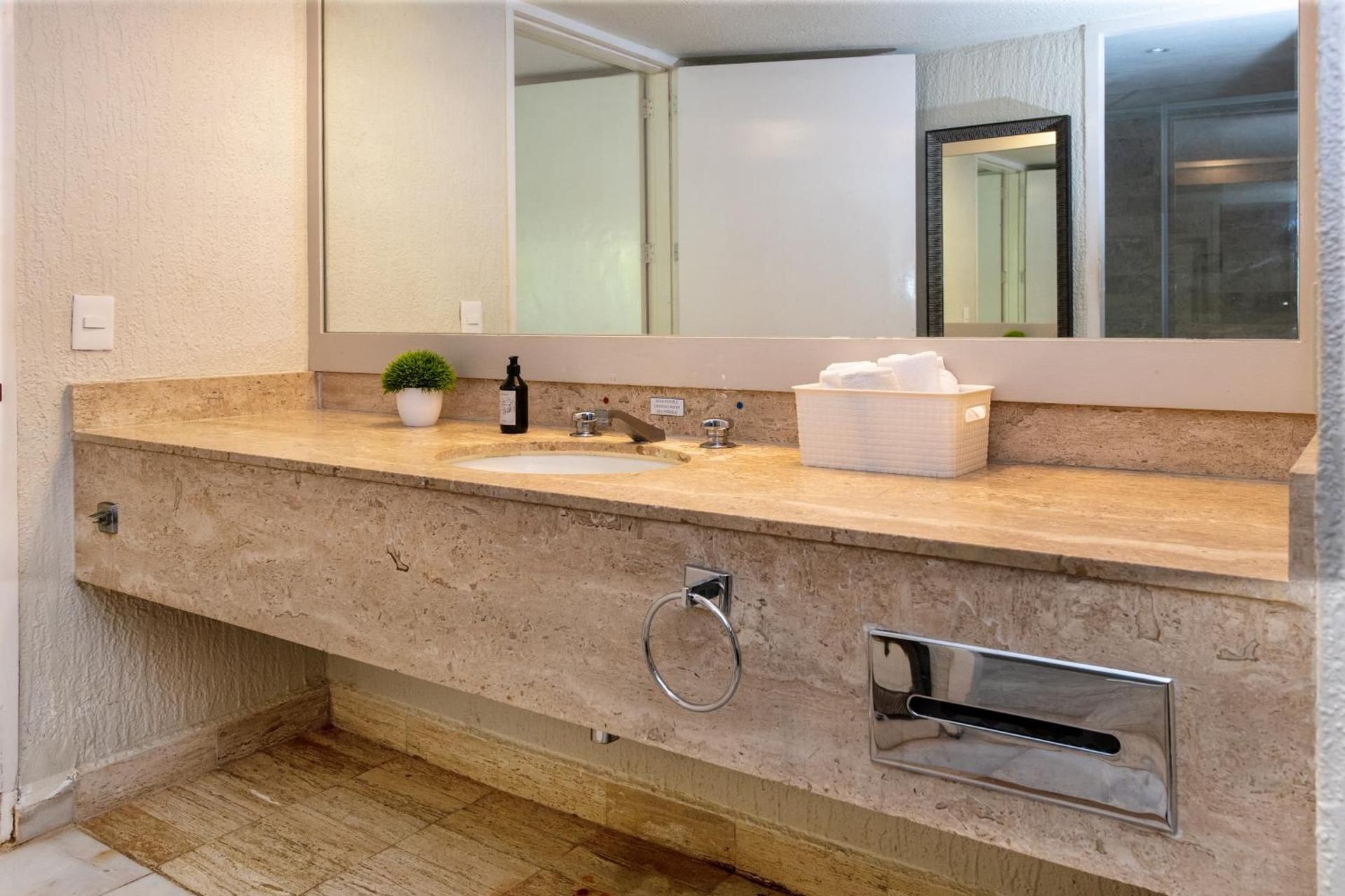 Studio with Garden View