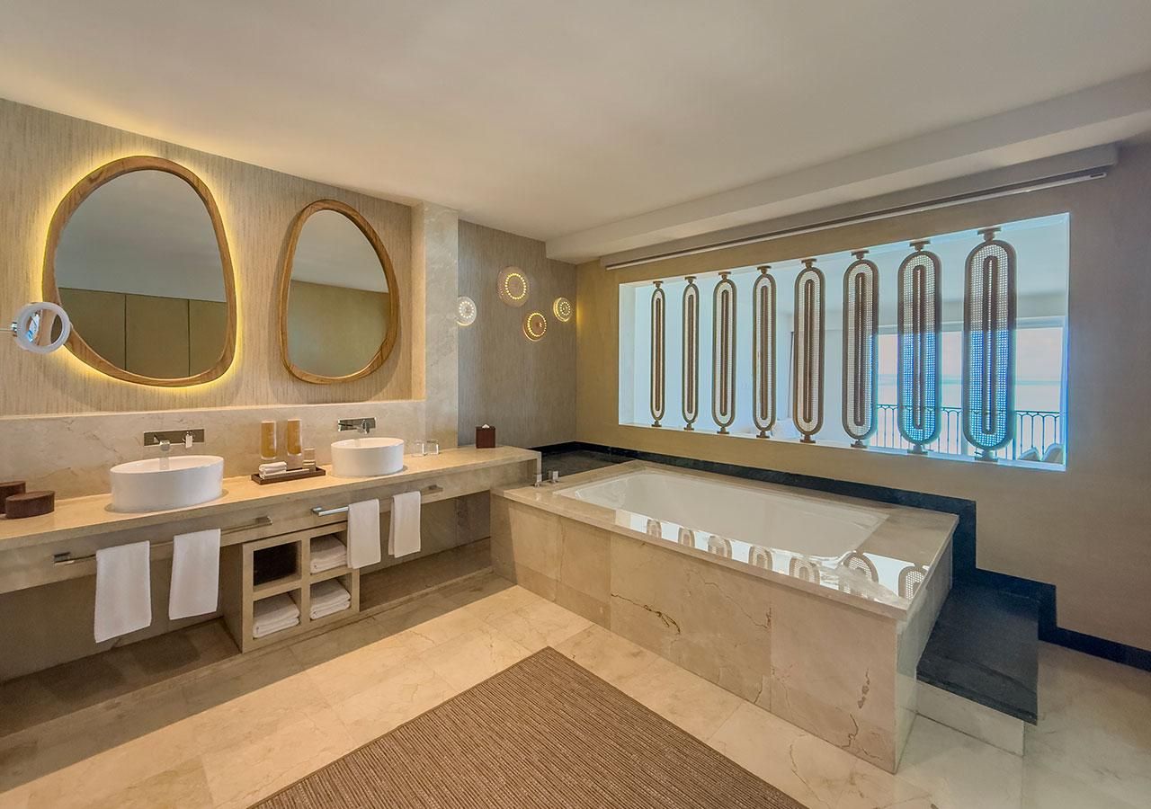 Royal Master Suite