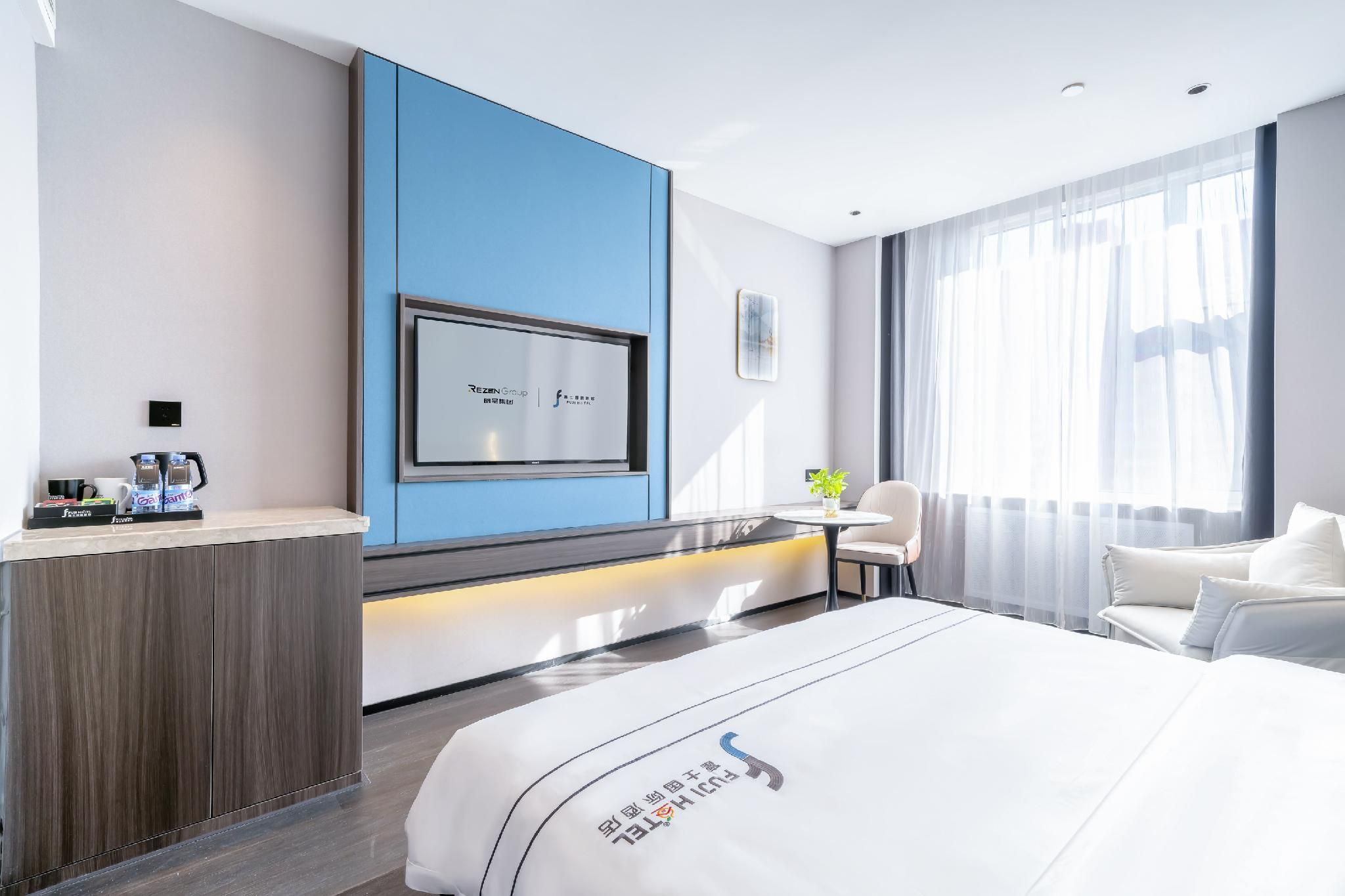 Rezen - Deluxe Digital Intelligence 1 Bed Room