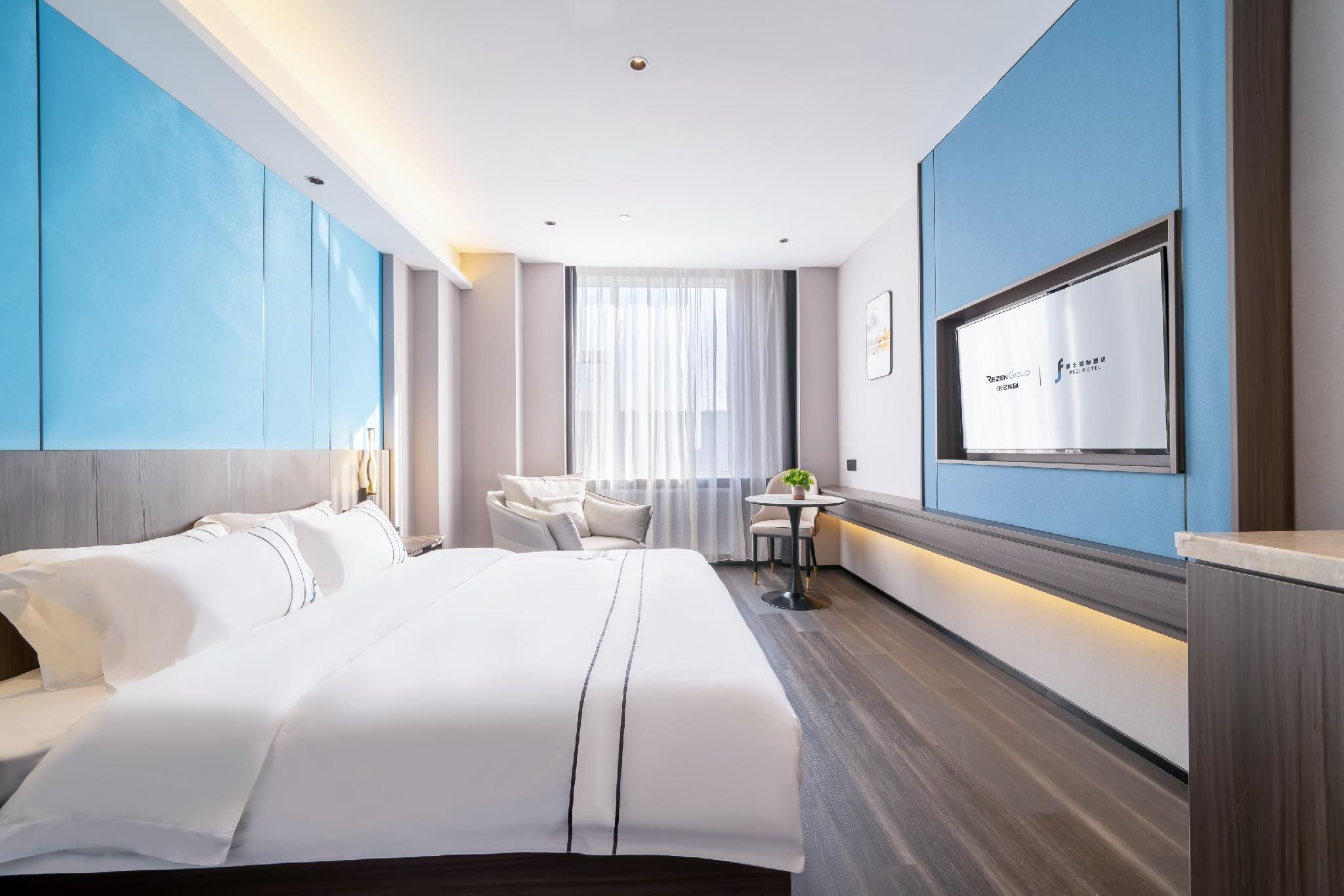 Rezen - Sunshine 1 Bed Room with Mountain View