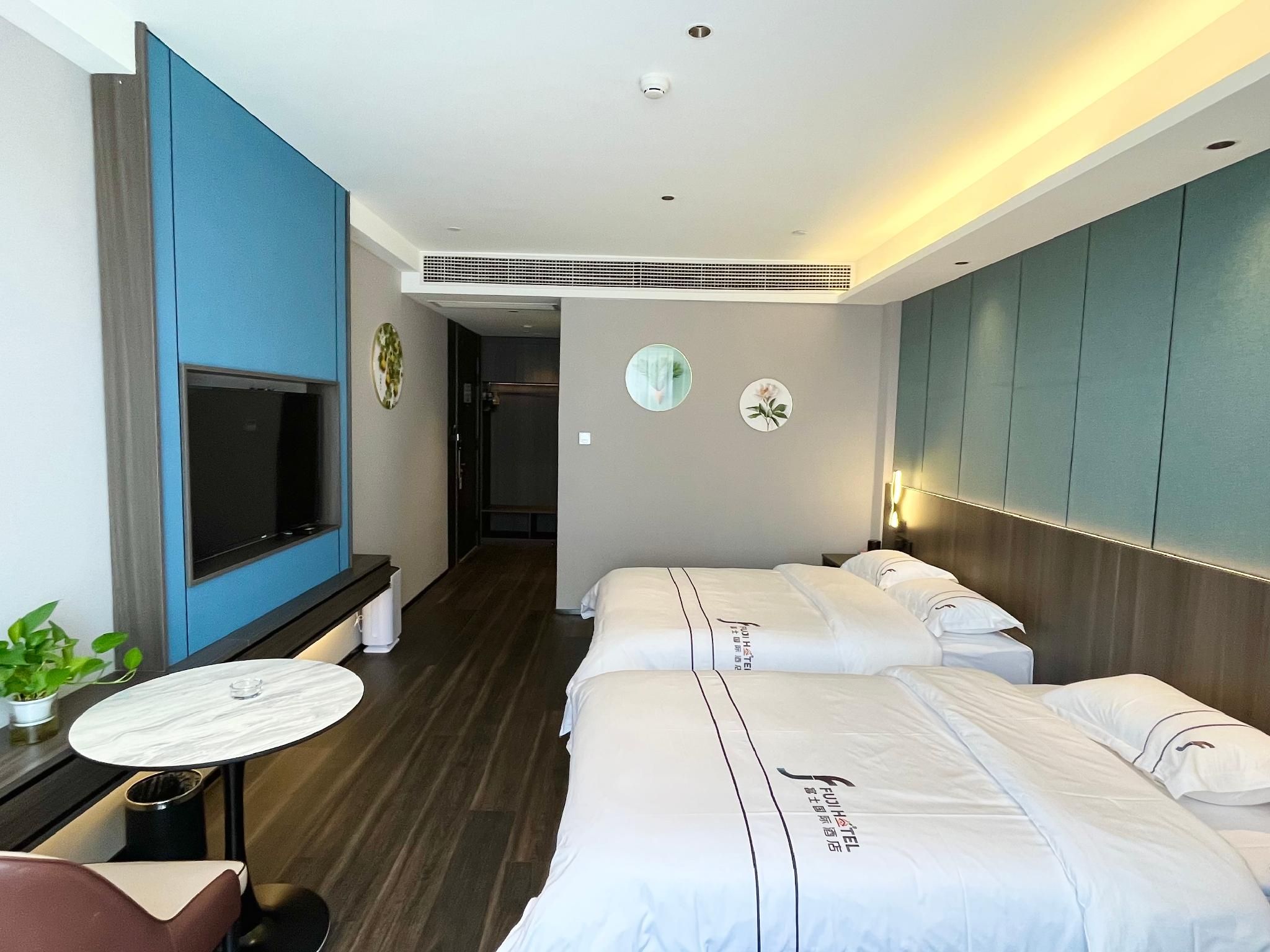 Mini Warm Family Room