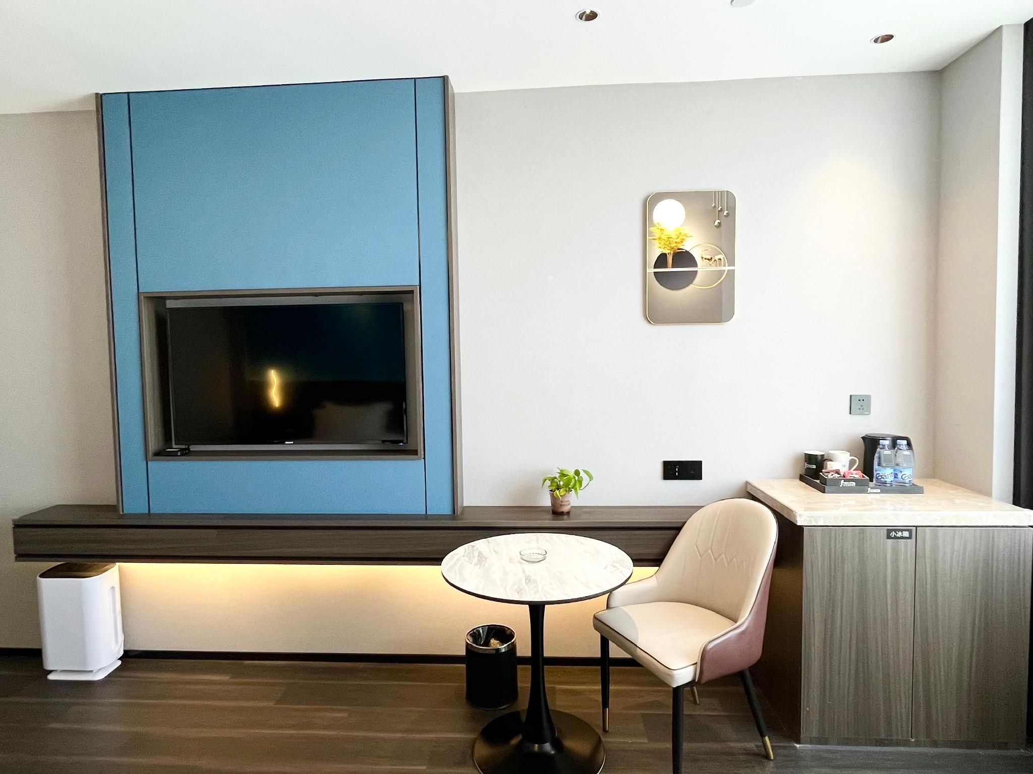 Rezen - Business Digital Intelligence Twin Room