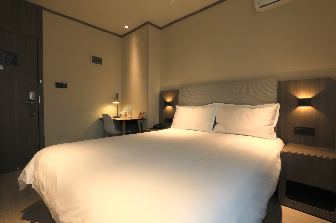 Huazhu - Room With Bed
