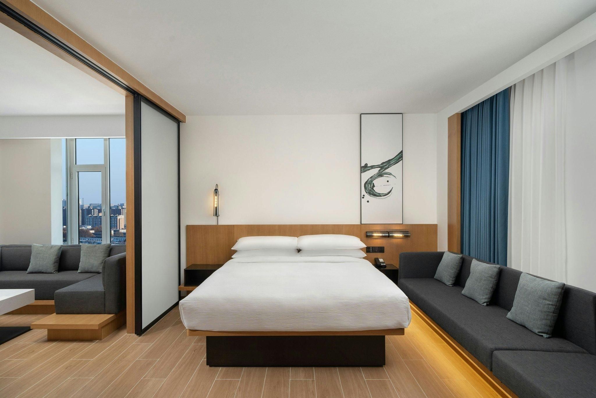 Selected Suite, Suite, 1 King, City view